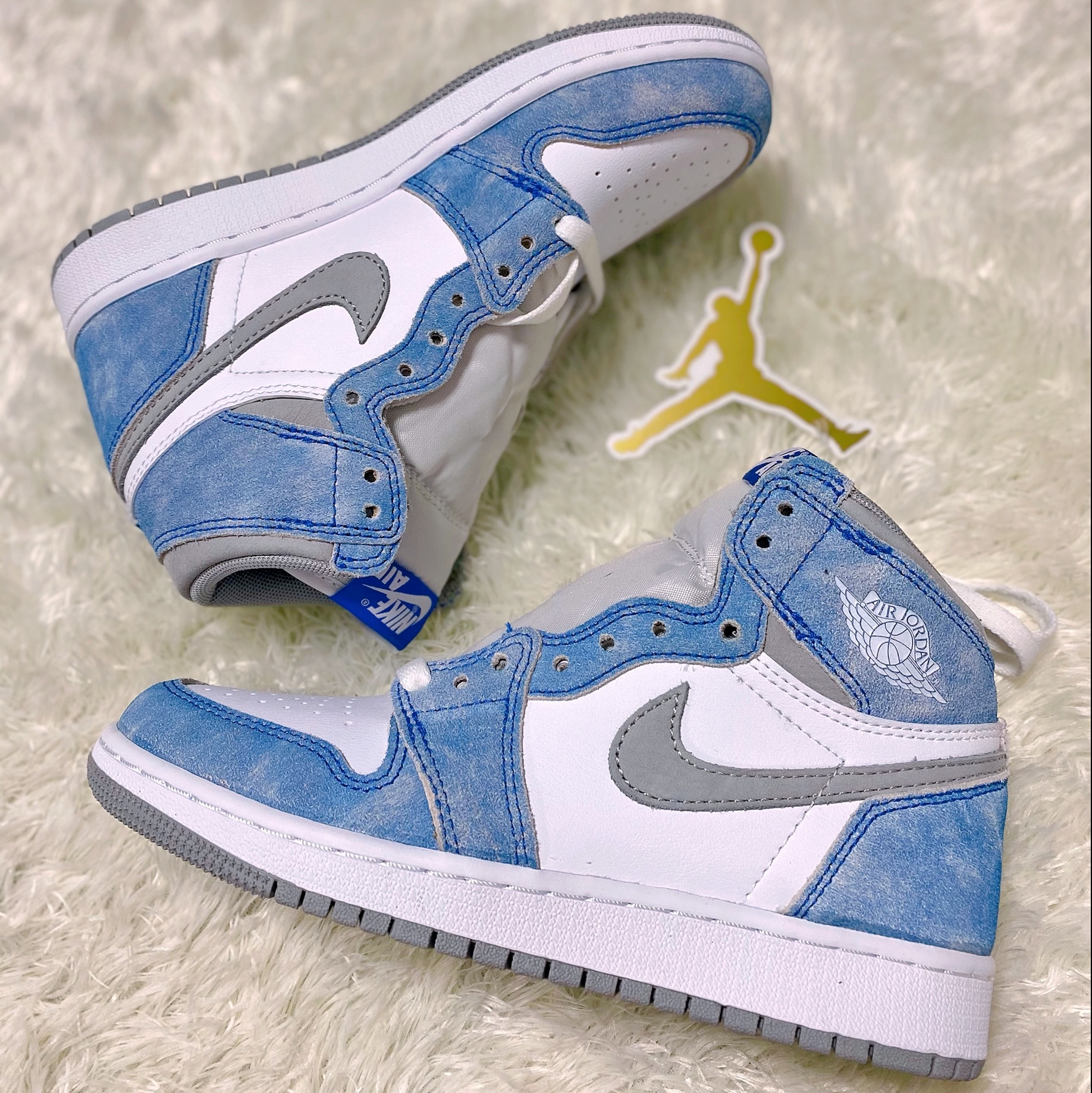 (GS) Jordan 1 Retro High OG Hyper Royal, Jordan 1 Retro High OG University Blue 착용 스타일 - 2