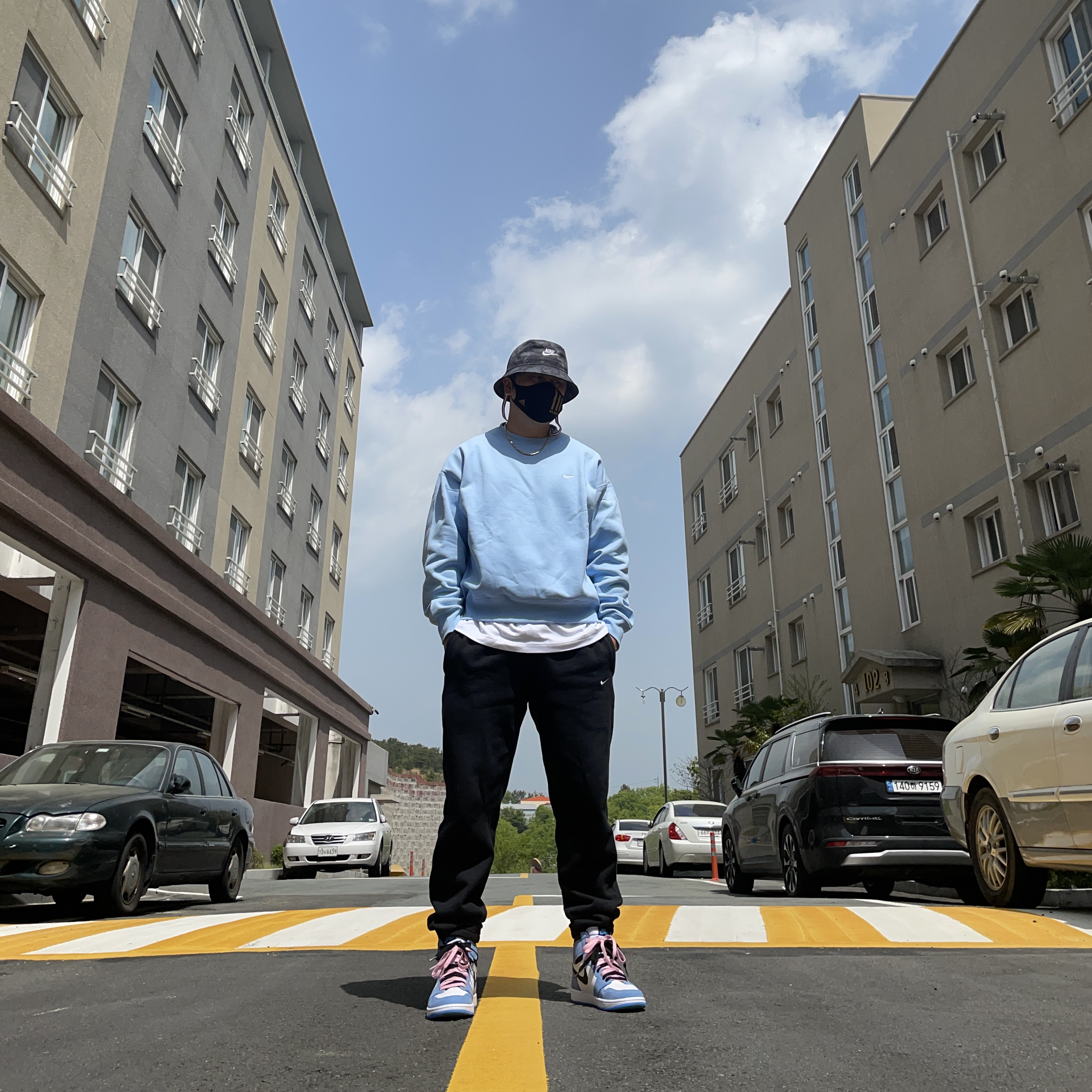 Nike NRG Solo Swoosh Crew Fleece Psychic Blue - Asia, Jordan 1 Retro High OG University Blue 착용 스타일 - 4