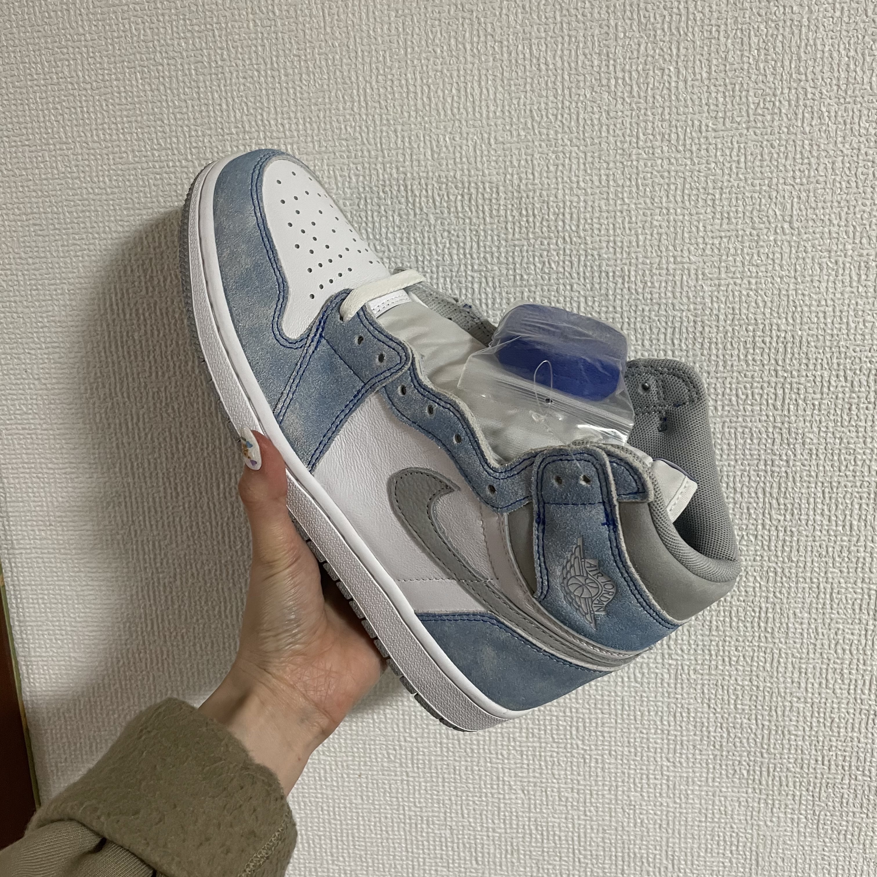 Jordan 1 Retro High OG Hyper Royal 착용 스타일 - 2