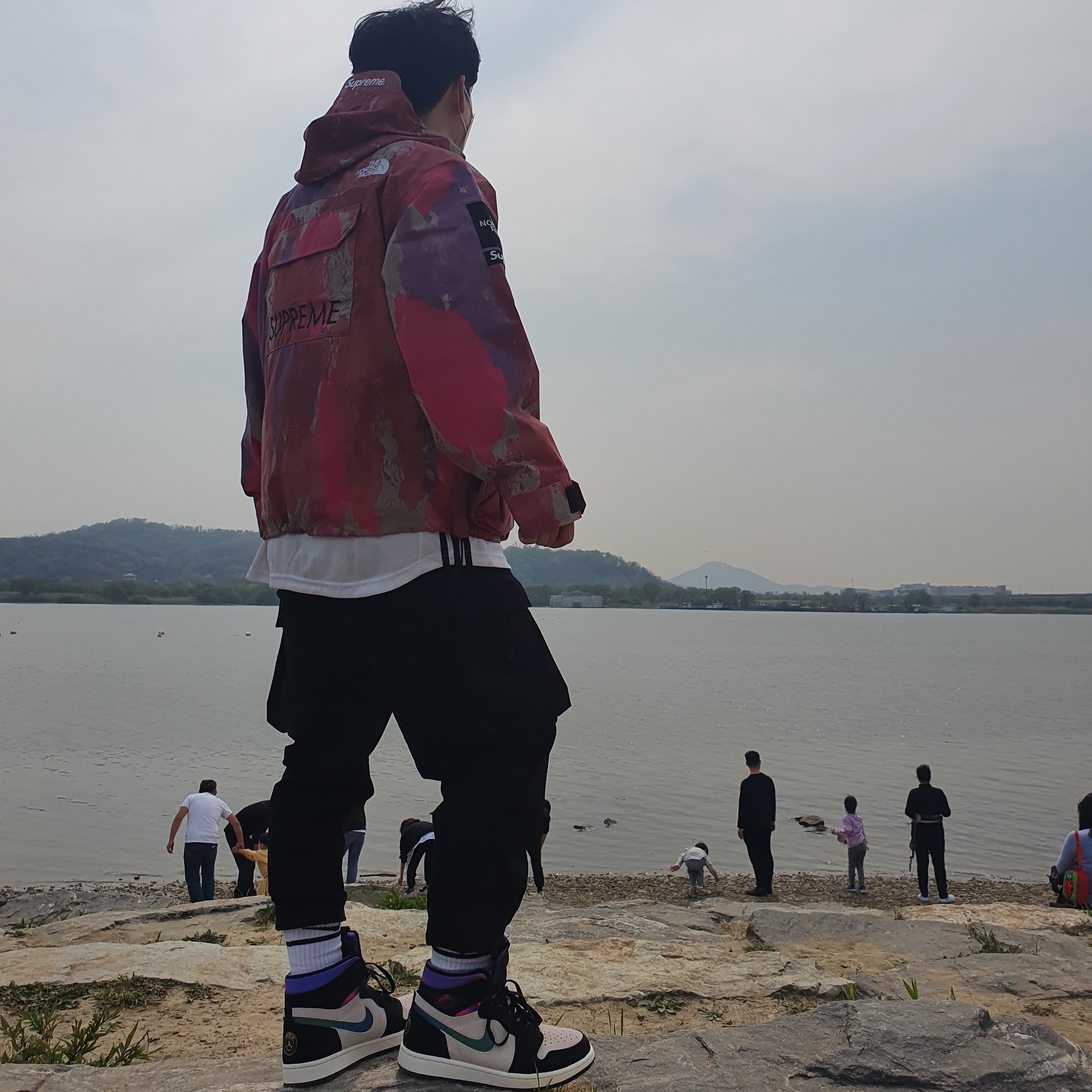 Supreme x The North Face Cargo Jacket Multi-Color - 20SS, Jordan 1 x Paris Saint-Germain Zoom Air CMFT 착용 스타일 - 1