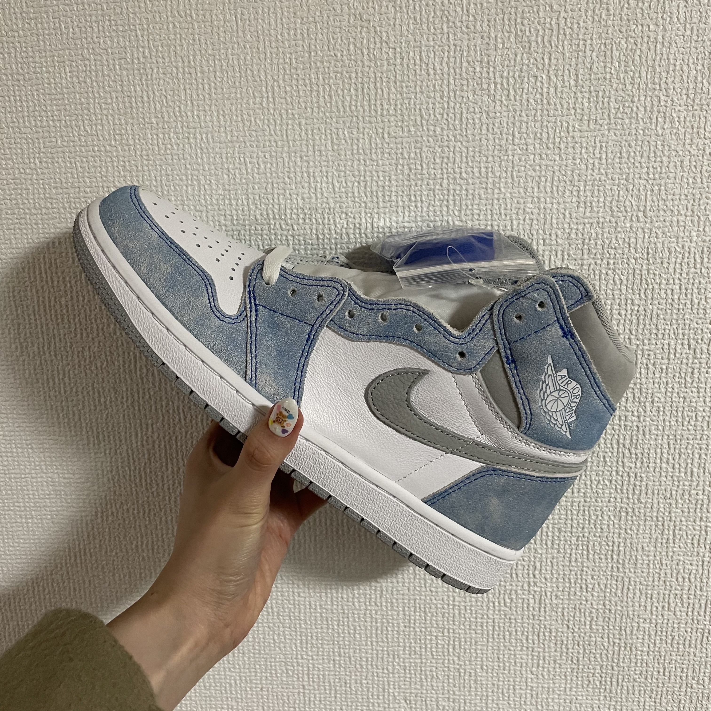 Jordan 1 Retro High OG Hyper Royal 착용 스타일 - 3