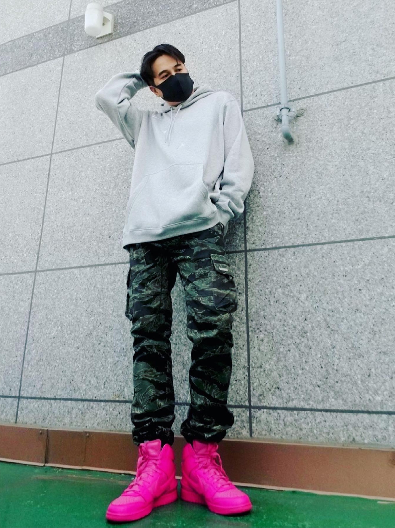 Nike x Ambush Dunk High Cosmic Fuchsia 착용 스타일 - 2