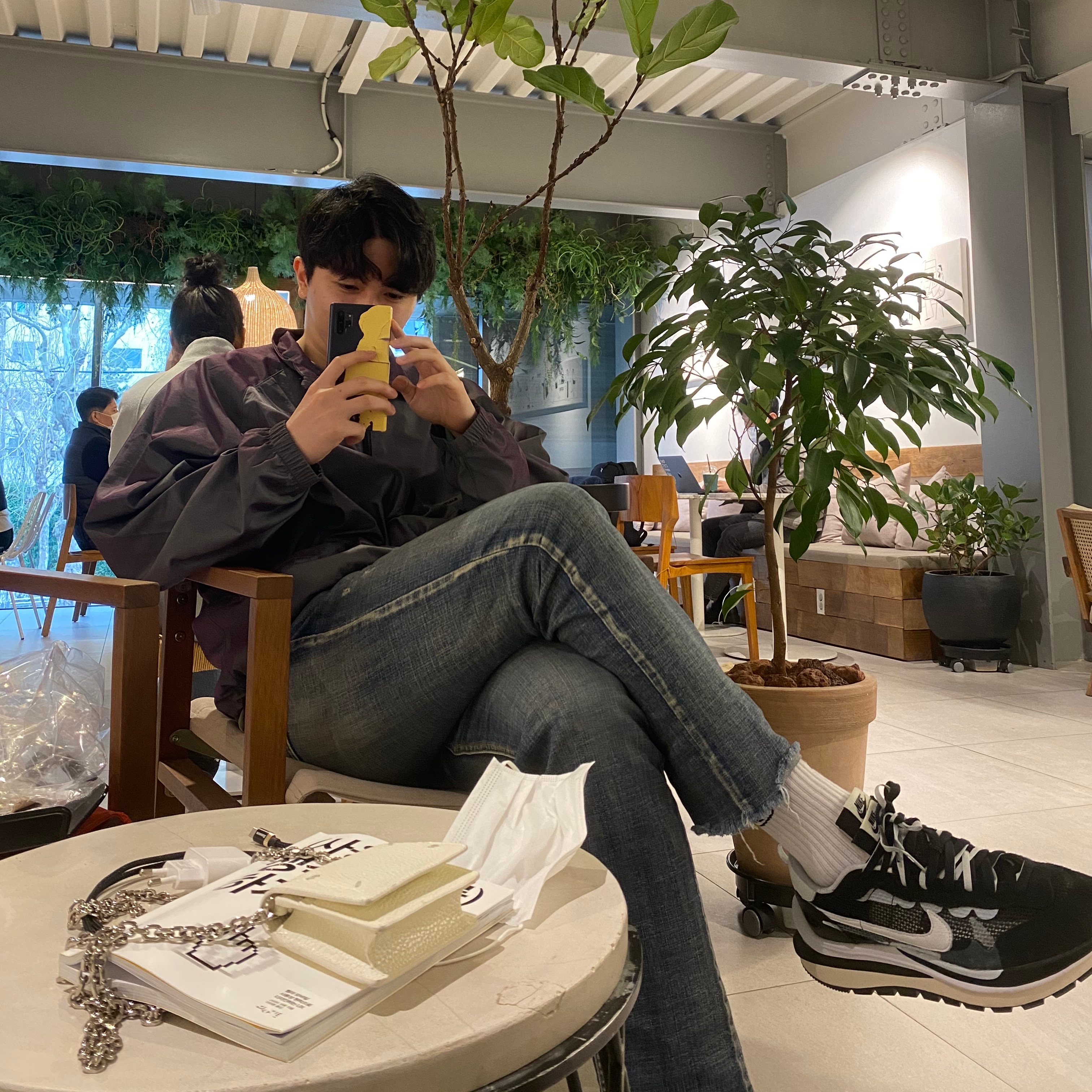 Essentials Track Jacket Black Reflective - 20FW, Nike x Sacai VaporWaffle Black White 착용 스타일 - 2