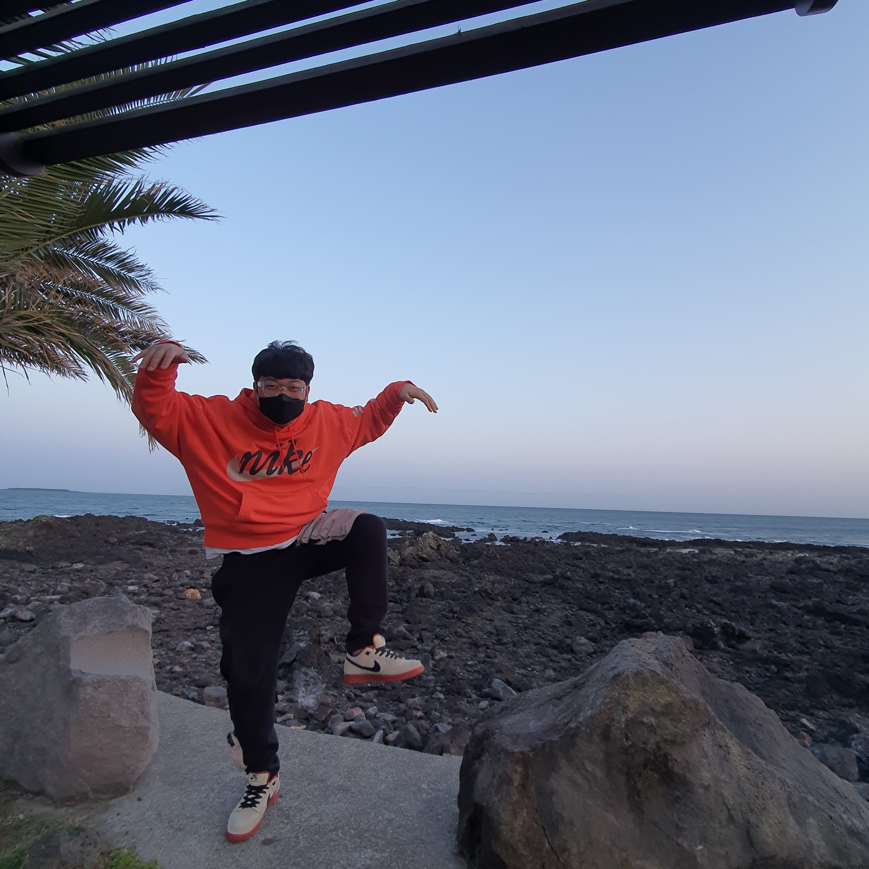 Nike x Cactus Plant Flea Market Shoebox Heavyweight Hooded Pullover Orange - Asia, Nike x Travis Scott NRG AG Utility Sweatpants Black 착용 스타일