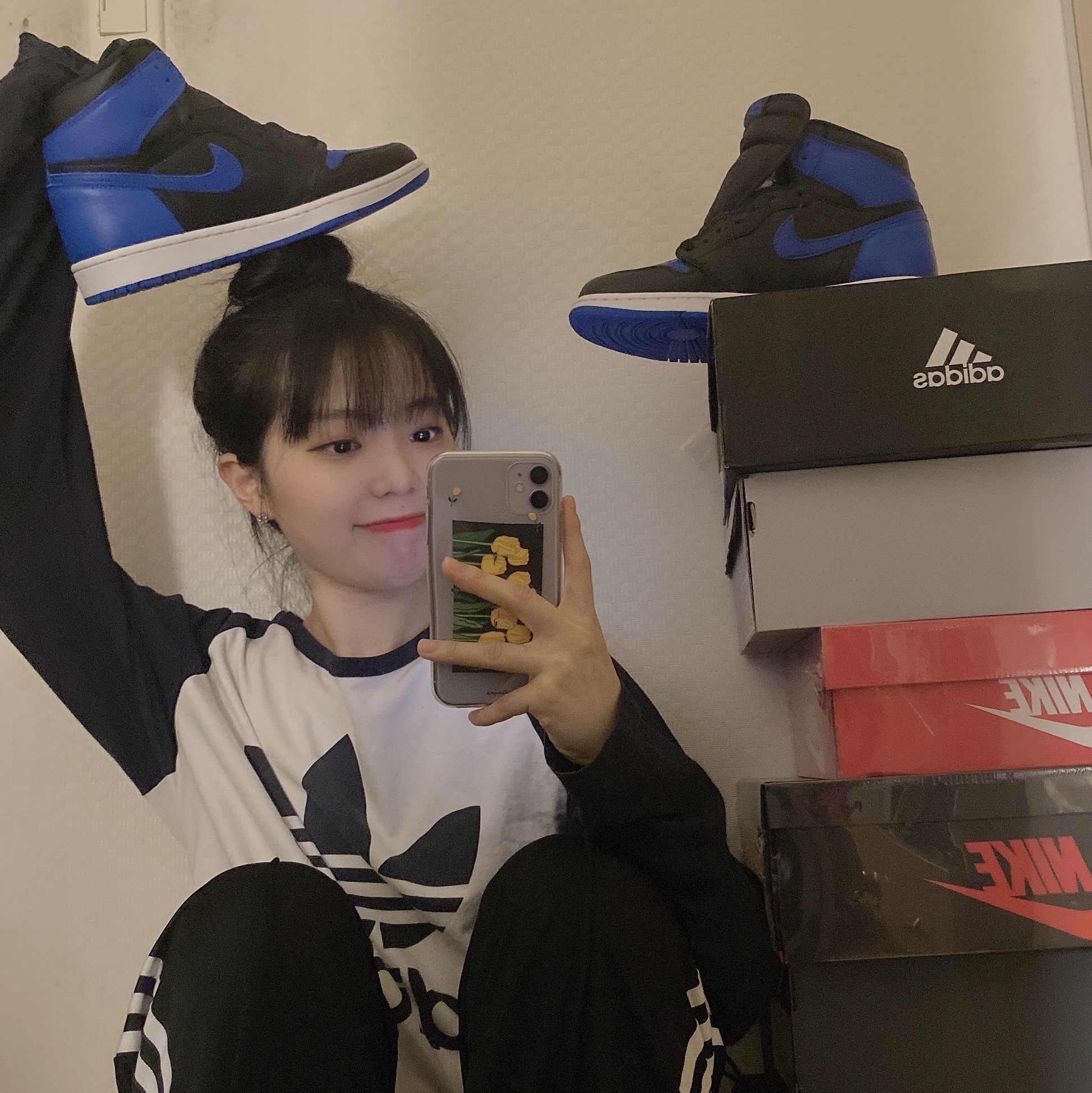 Jordan 1 Retro Royal 2017, (W) Nike Dunk Low Black 착용 스타일