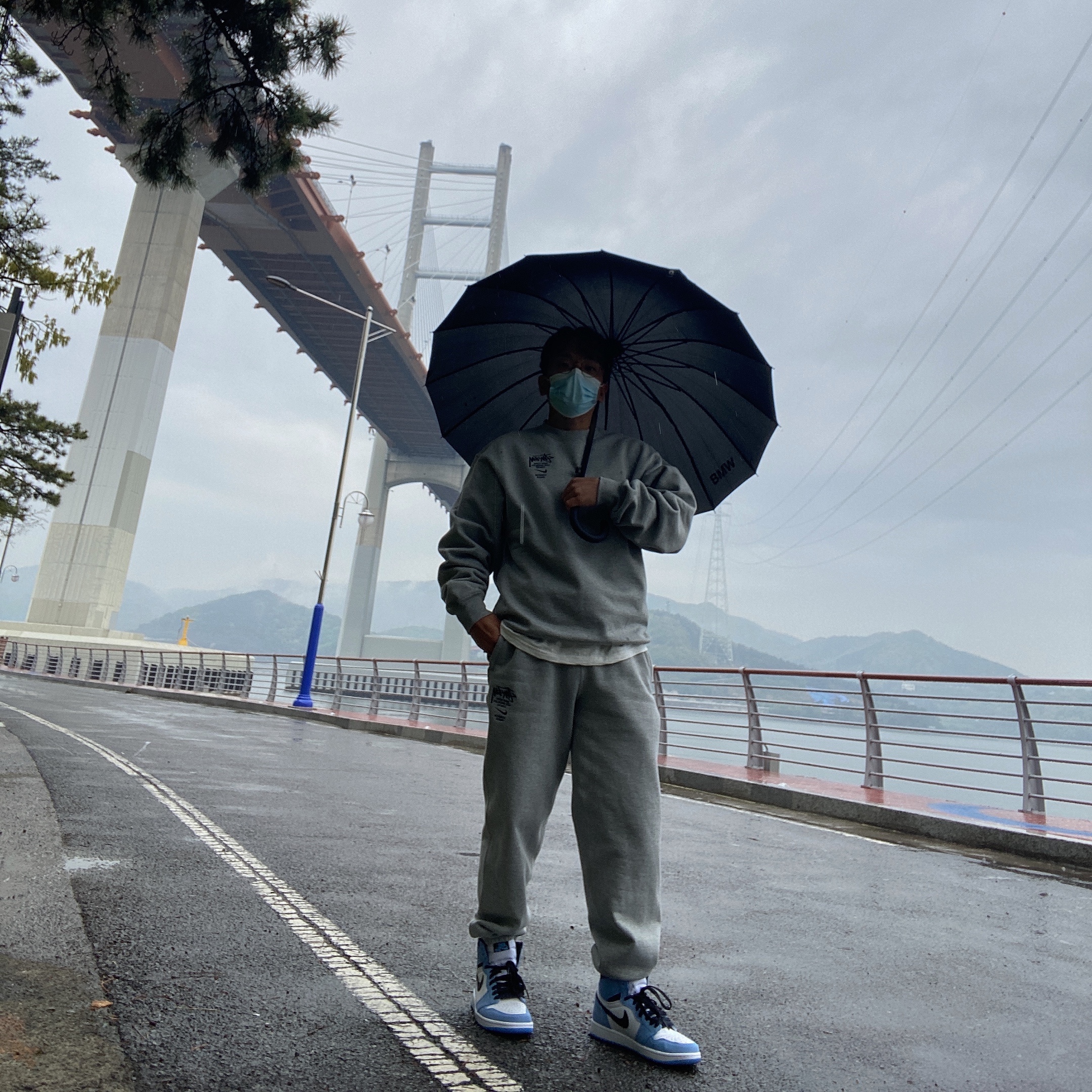 Jordan 1 Retro High OG University Blue, Nike x Stussy NRG ZR Fleece Crewneck Heather Grey - US/EU 착용 스타일
