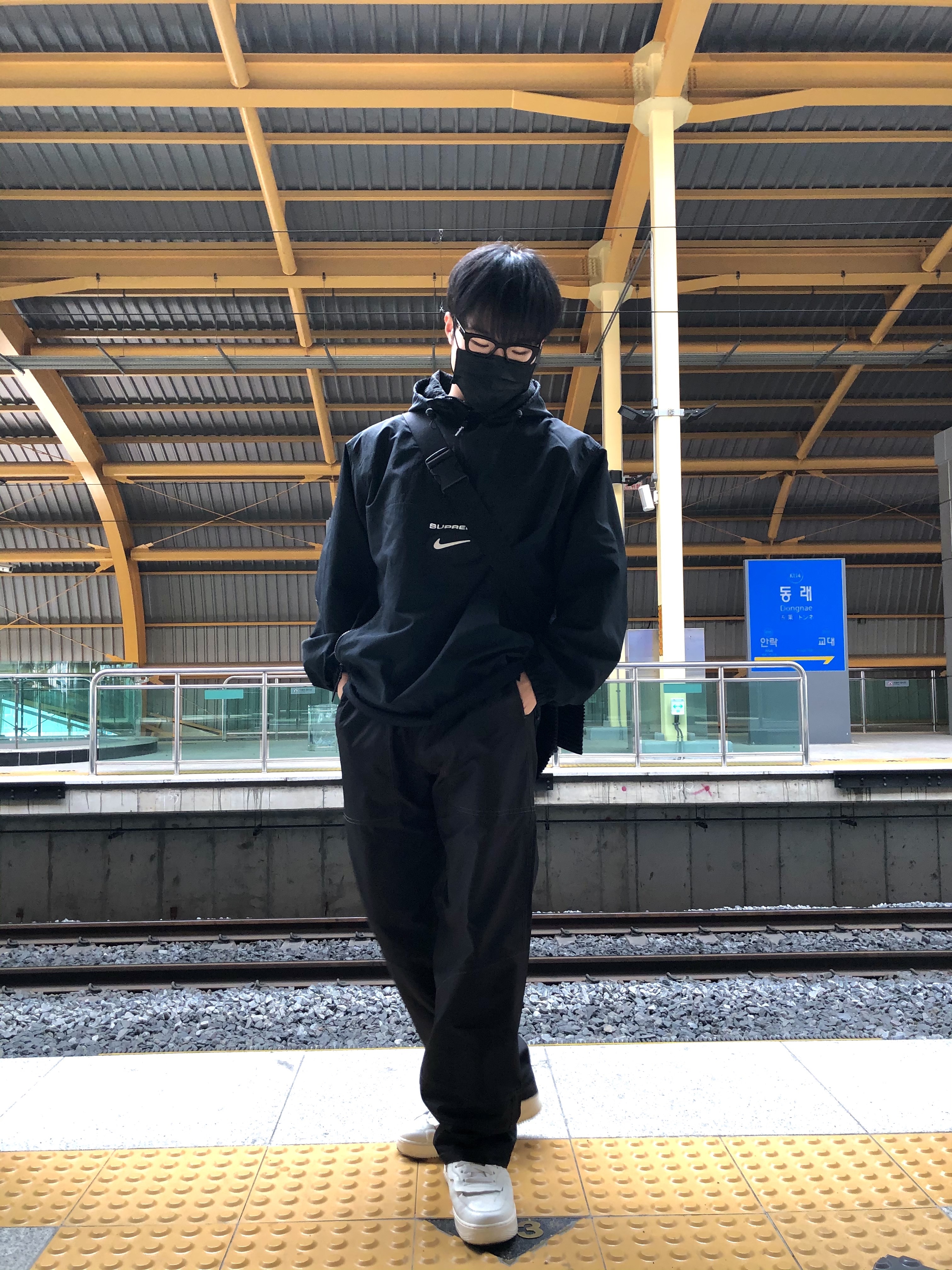 Supreme x Nike Jewel Reversible Ripstop Anorak Black - 20FW, Nike x Comme des Garcons Homme Plus Air Force Mid White 착용 스타일 - 2