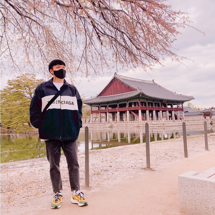 Nike x Sacai VaporWaffle Tour Yellow & Gorge Green Sail 착용 스타일