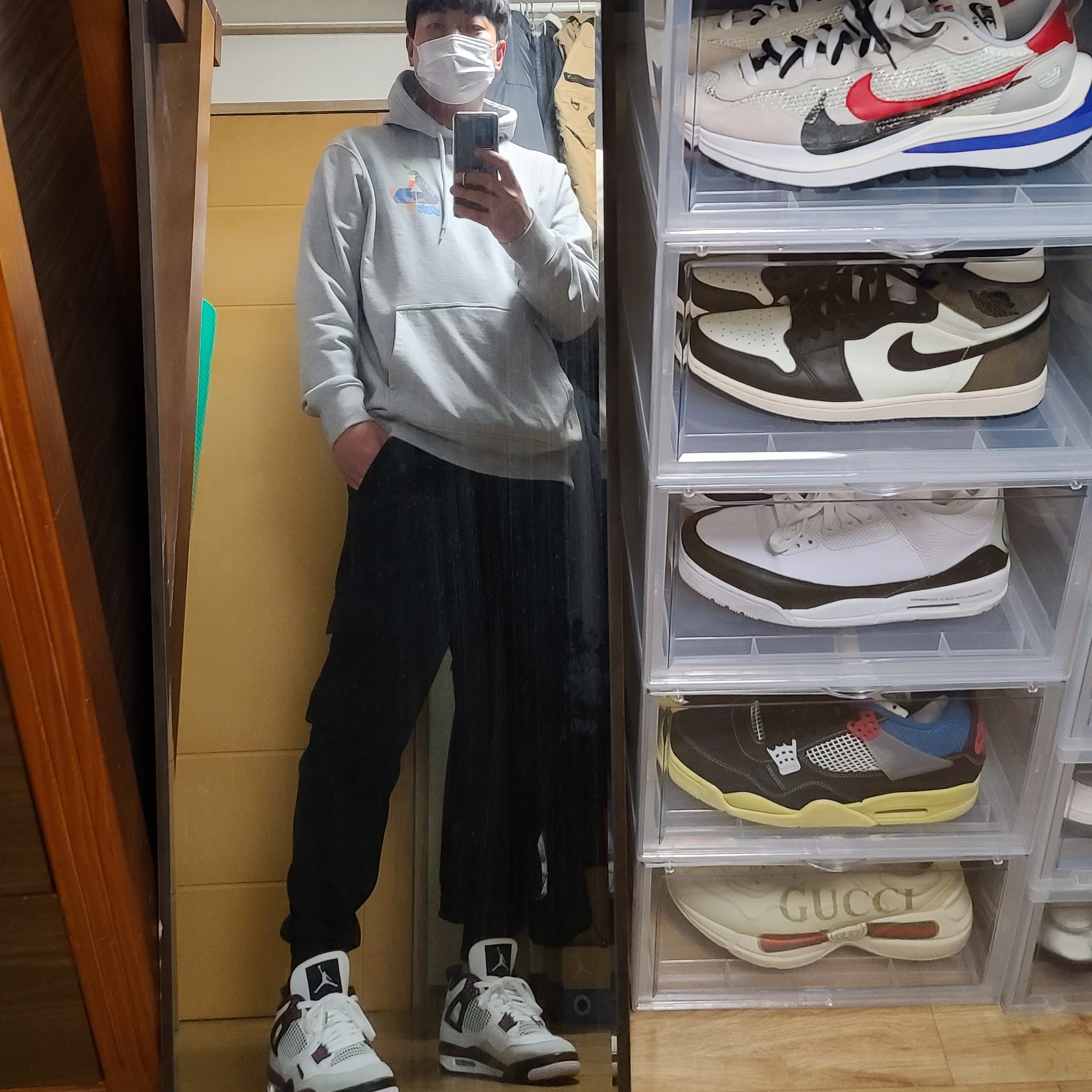 Jordan 4 x Paris Saint-Germain Retro Neutral Grey Bordeaux 착용 스타일