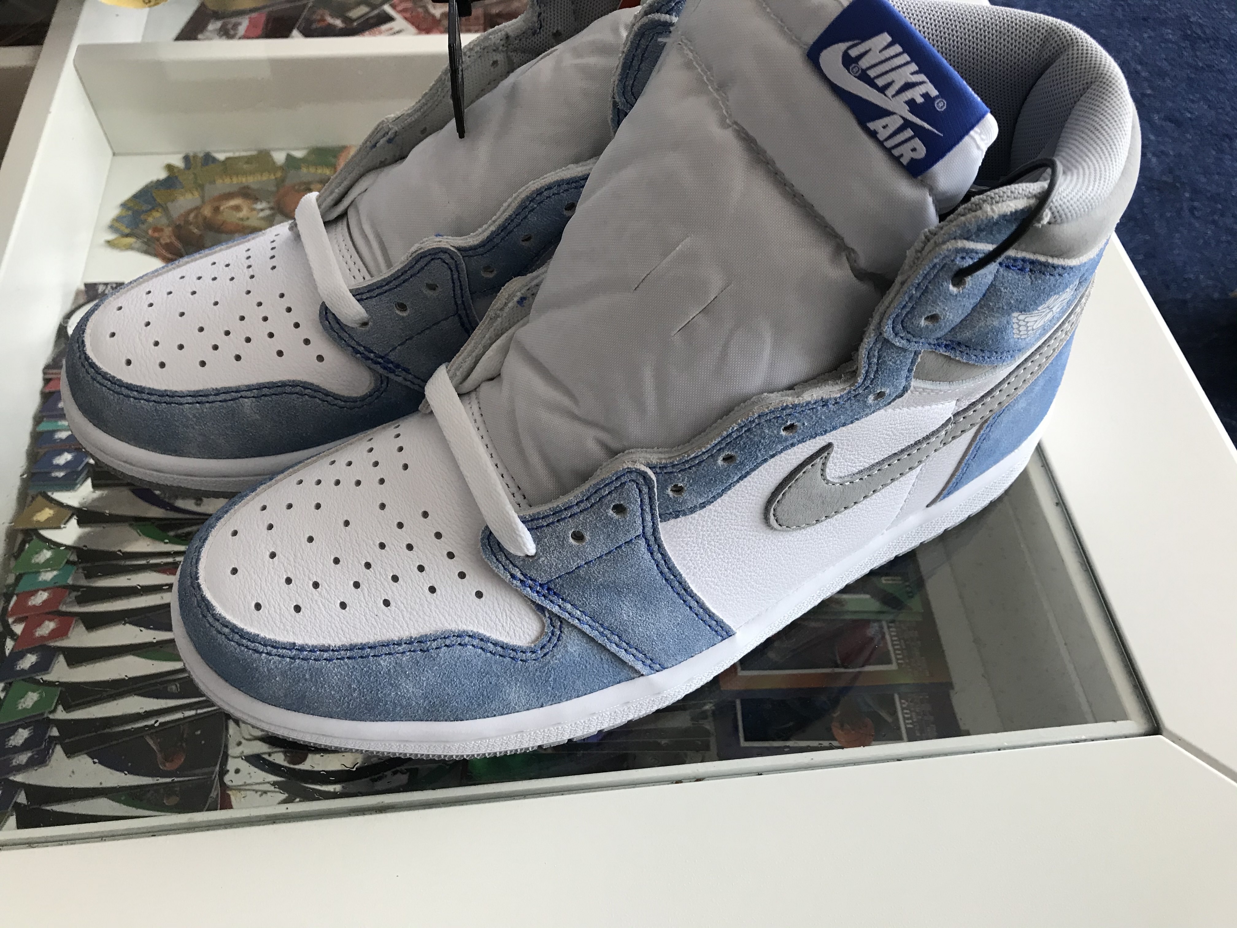 Jordan 1 Retro High OG Hyper Royal 착용 스타일