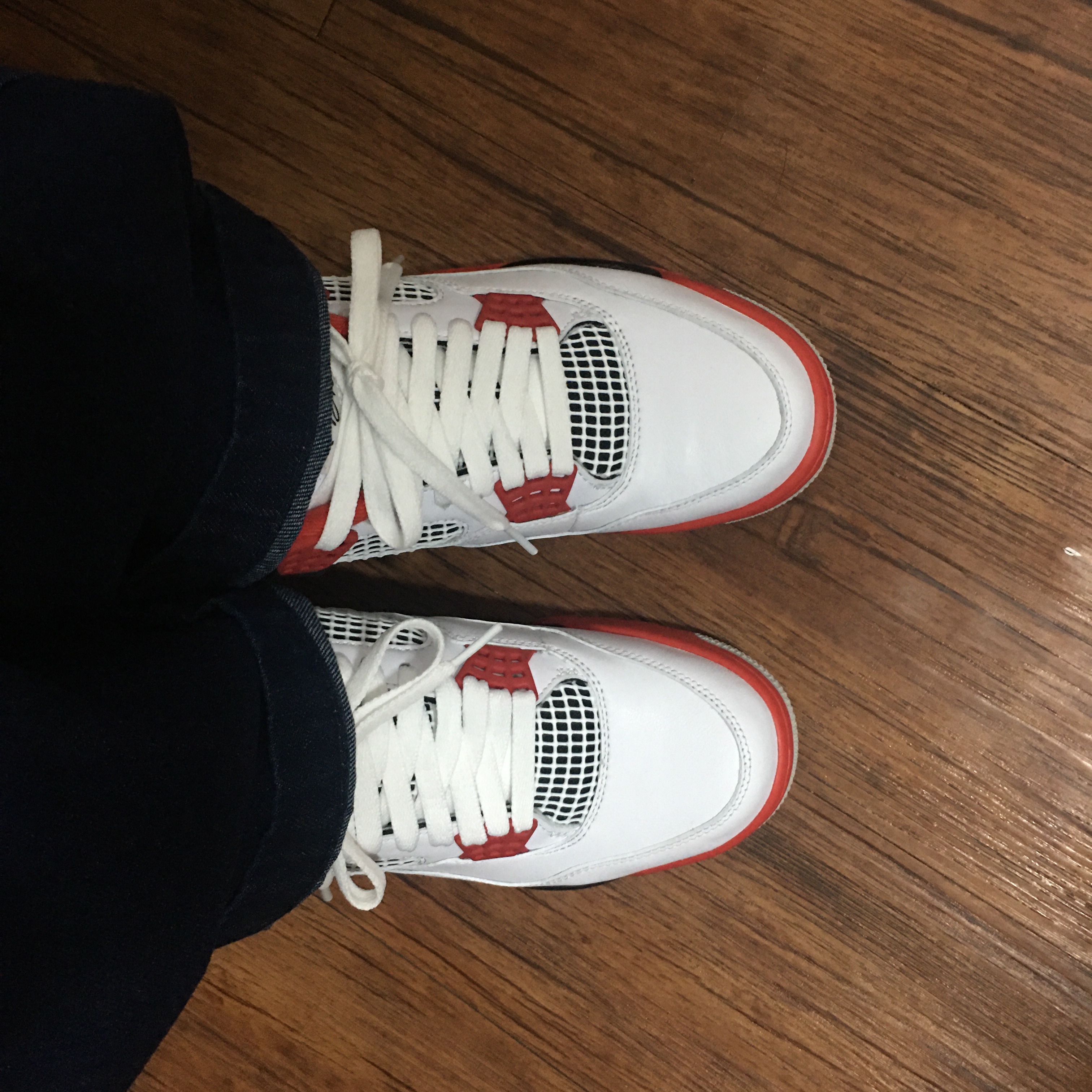 Jordan 4 Retro OG Fire Red 2020 착용 스타일 - 2