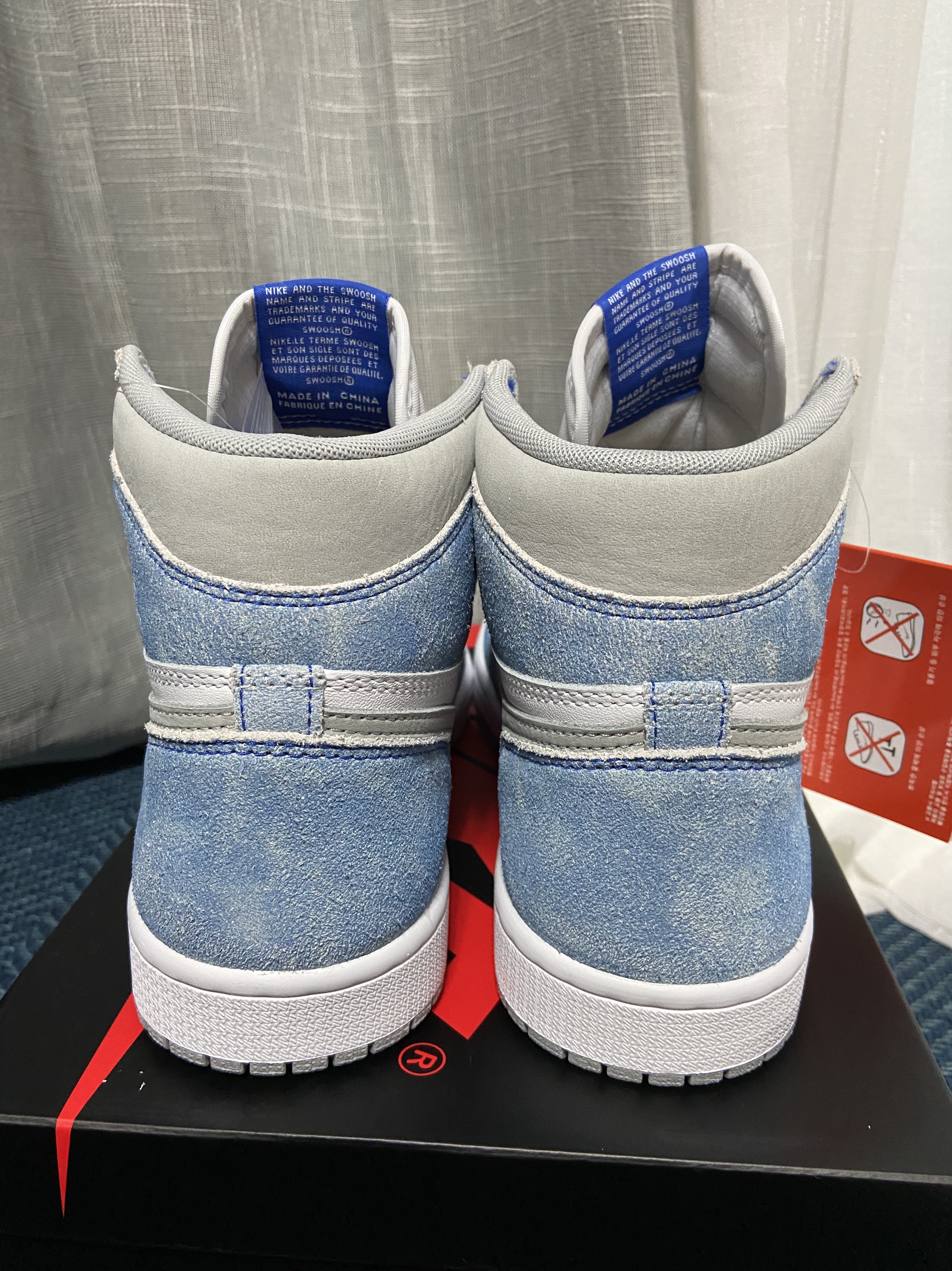 Jordan 1 Retro High OG Hyper Royal 착용 스타일 - 3