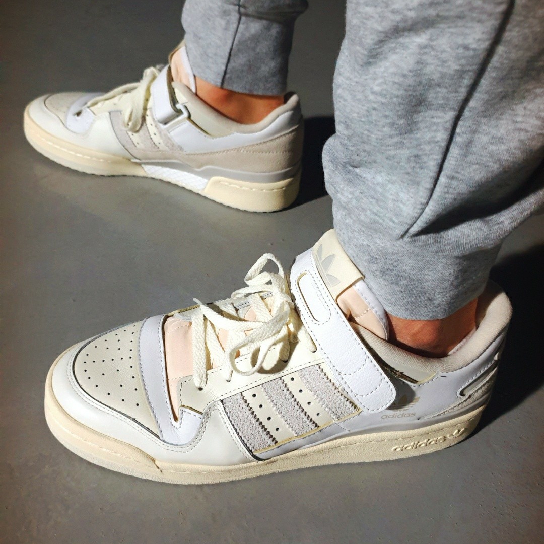 Adidas Forum 84 Low Orbit Grey 착용 스타일 - 5