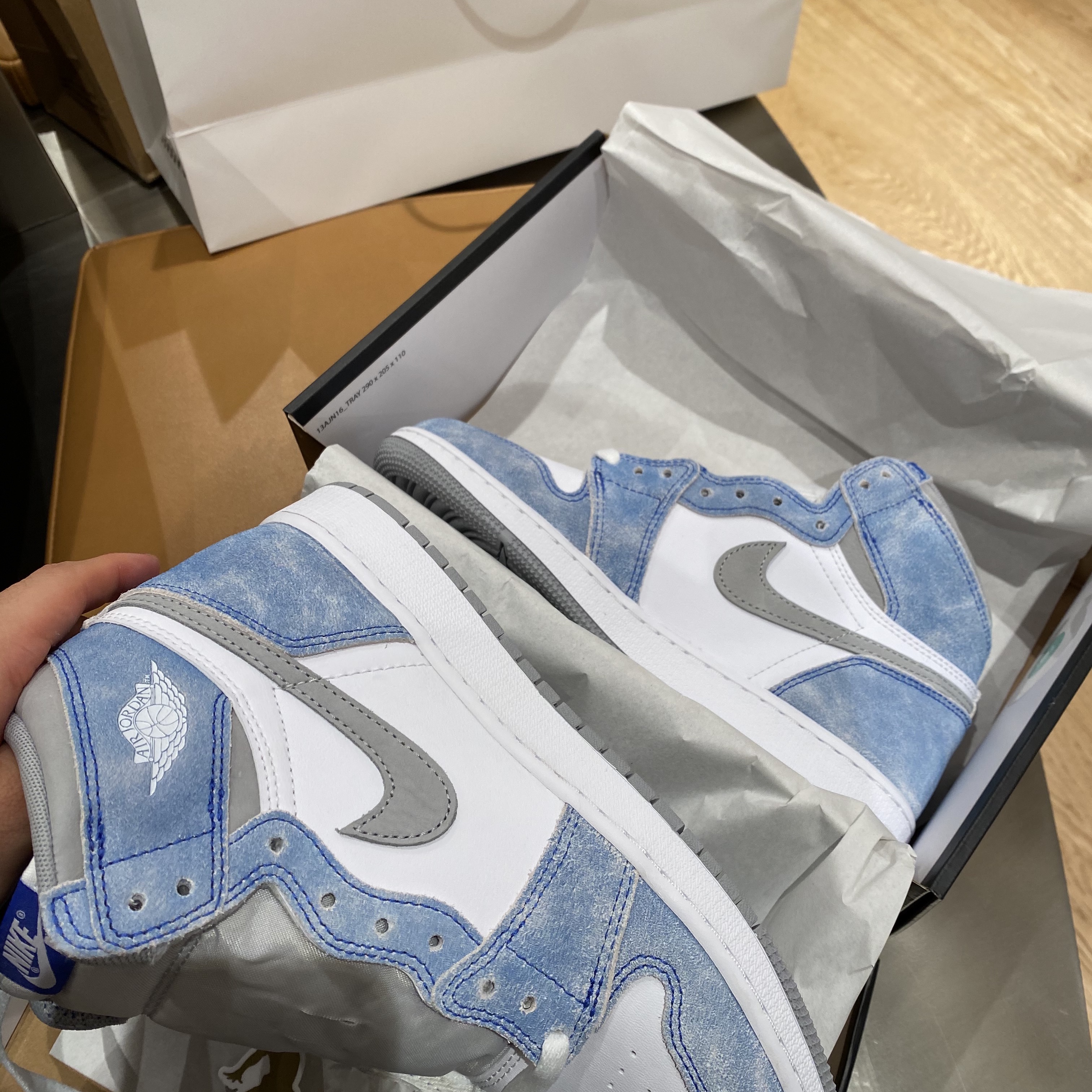 (GS) Jordan 1 Retro High OG Hyper Royal 착용 스타일