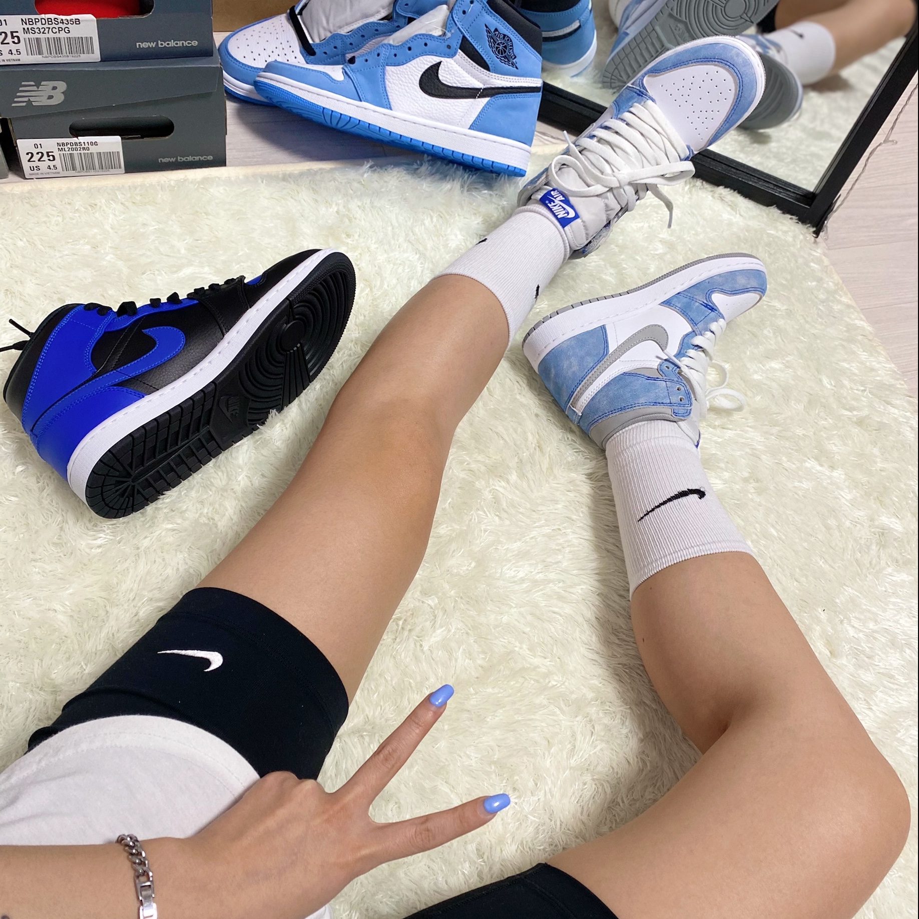 (GS) Jordan 1 Retro High OG Hyper Royal, Jordan 1 Retro High OG University Blue 착용 스타일 - 3