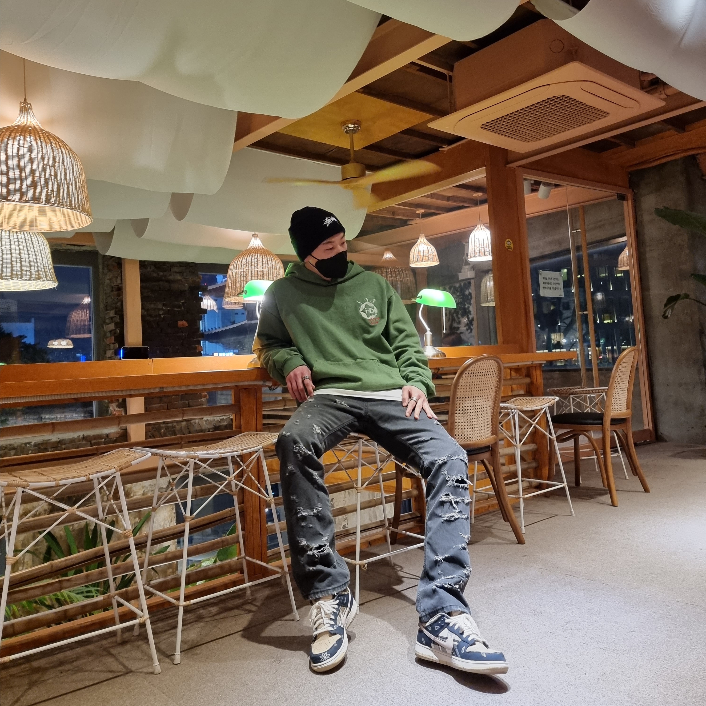 Nike x Stussy Cuff Beanie, Nike x Travis Scott SB Dunk Low 착용 스타일