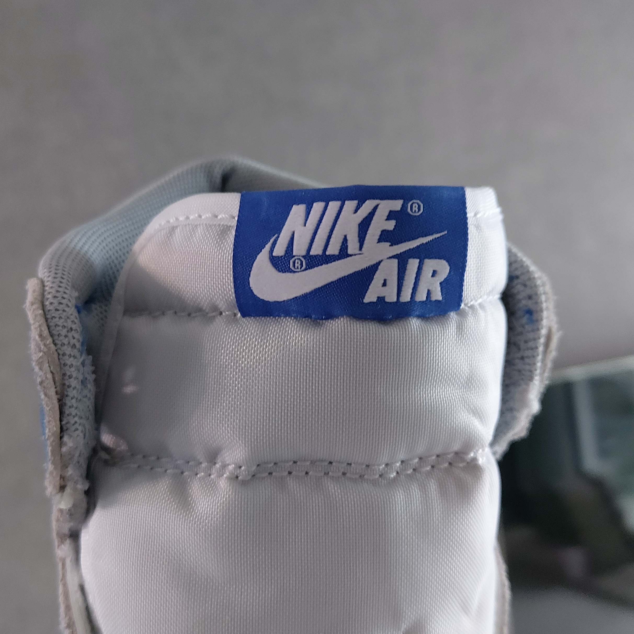 (GS) Jordan 1 Retro High OG Hyper Royal 착용 스타일 - 4