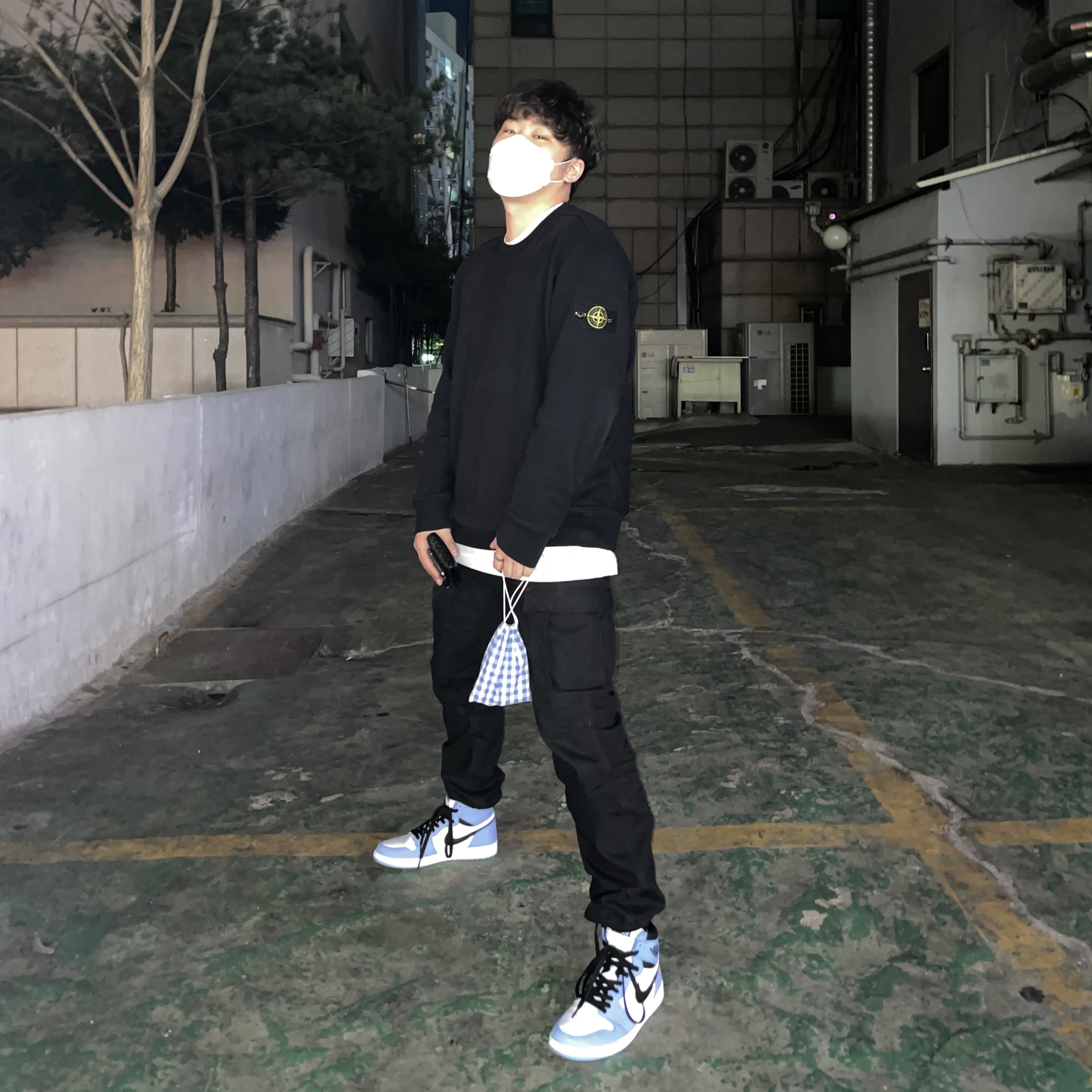 Jordan 1 Retro High OG University Blue 착용 스타일