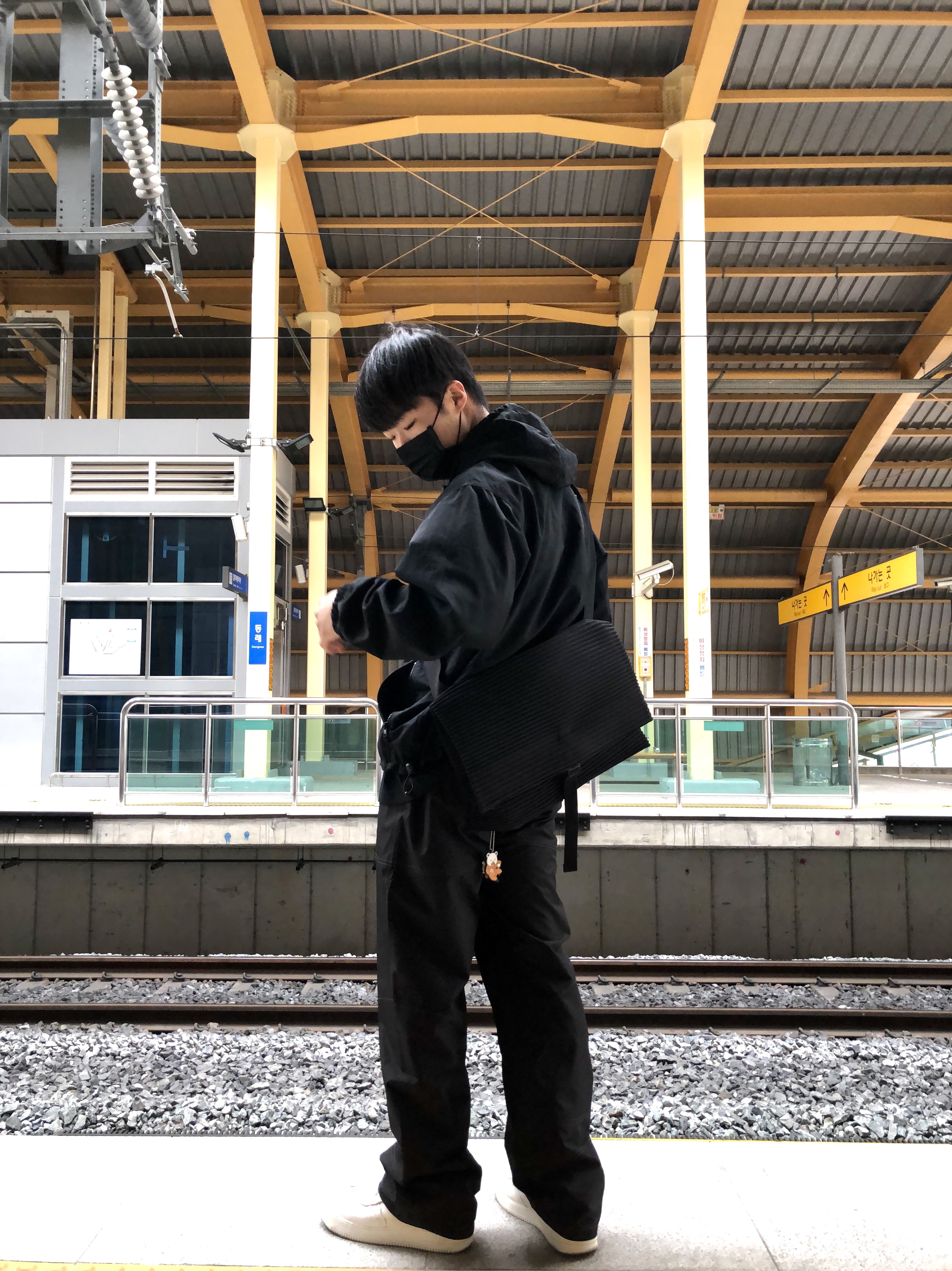 Supreme x Nike Jewel Reversible Ripstop Anorak Black - 20FW, Nike x Comme des Garcons Homme Plus Air Force Mid White 착용 스타일 - 1