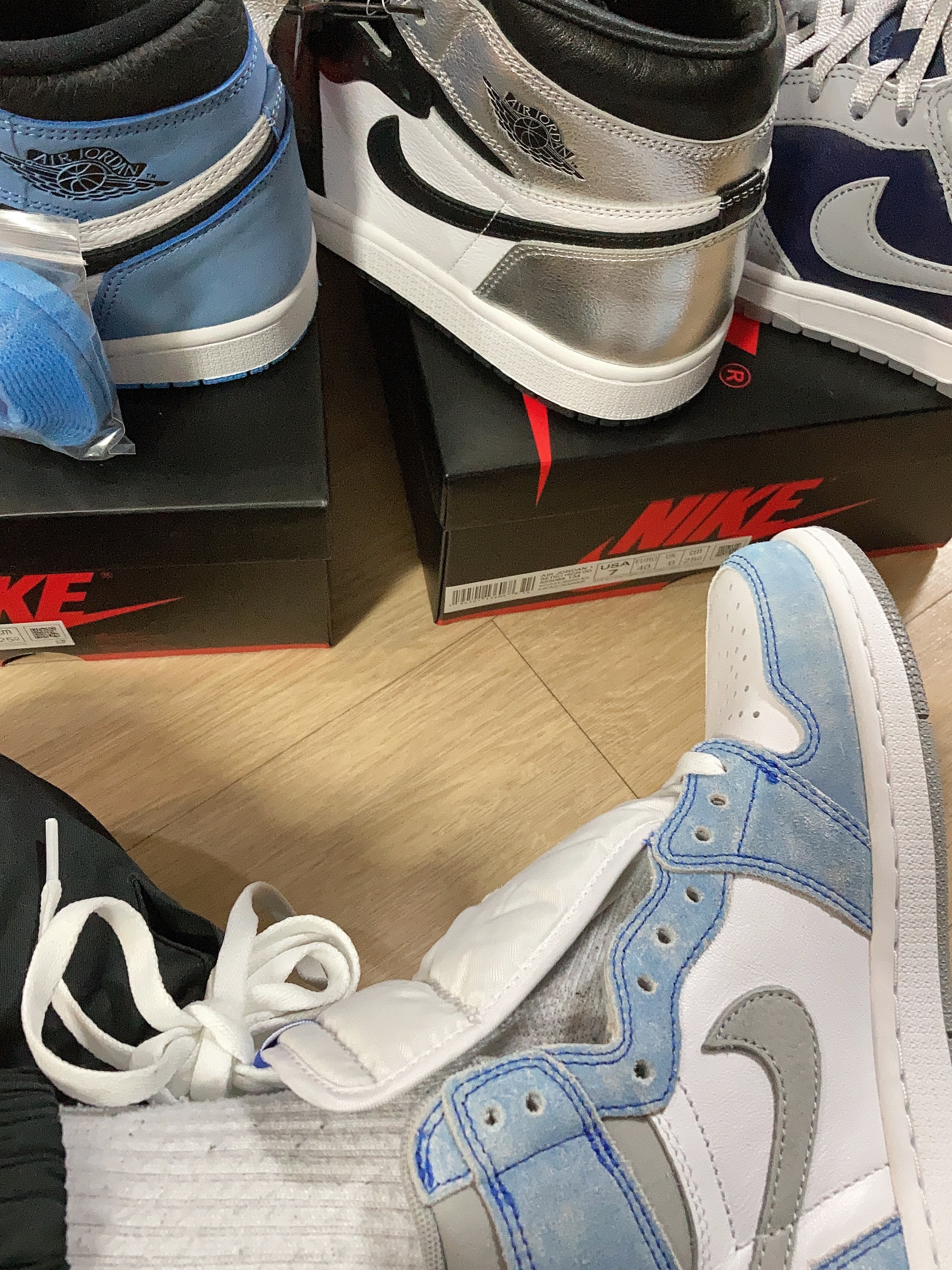 Jordan 1 Retro High OG Hyper Royal, Jordan 1 Retro High OG University Blue 착용 스타일