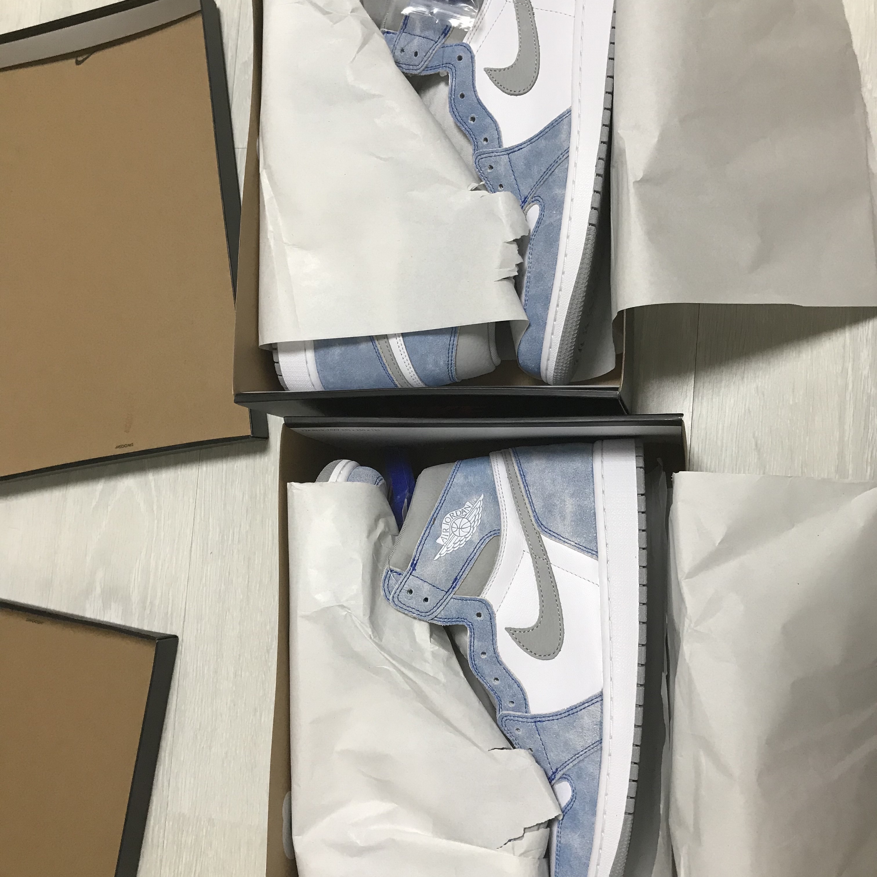 Jordan 1 Retro High OG Hyper Royal 착용 스타일 - 2