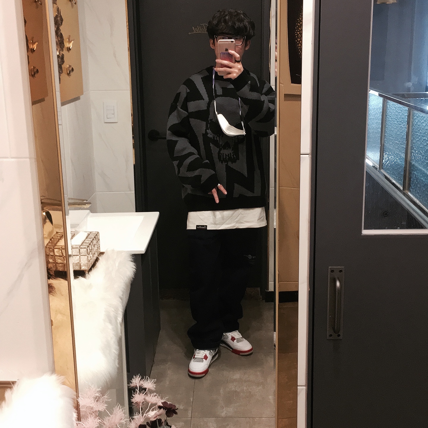 Jordan 4 Retro OG Fire Red 2020 착용 스타일 - 1