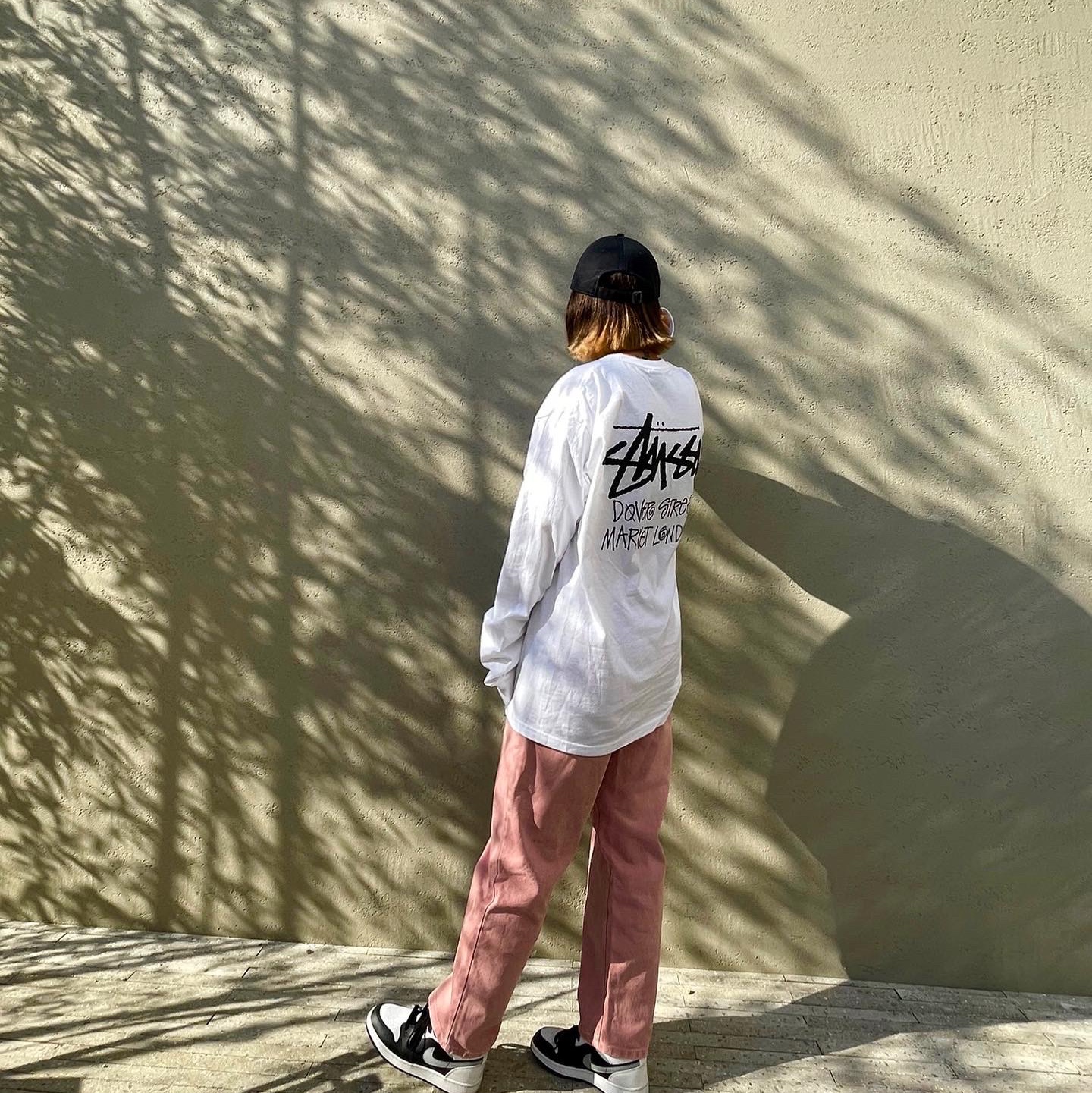 Jordan 1 Mid White Shadow, Stussy Stock DSM Los Angeles LS T-Shirt White 2021 착용 스타일
