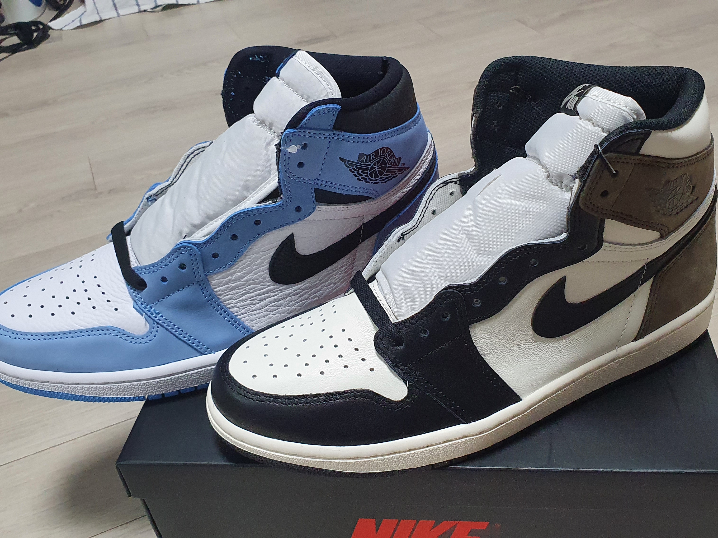Jordan 1 Retro High OG University Blue, Jordan 1 Retro High OG Black Mocha 착용 스타일