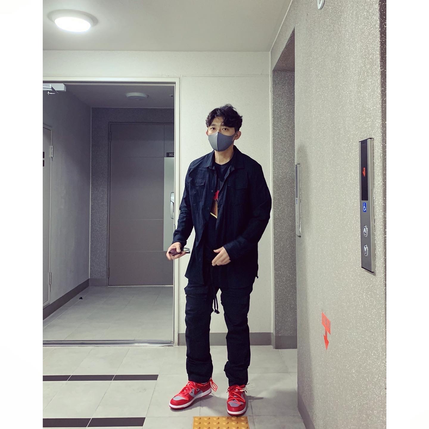 Nike x Off-White Dunk Low University Red 착용 스타일 - 1