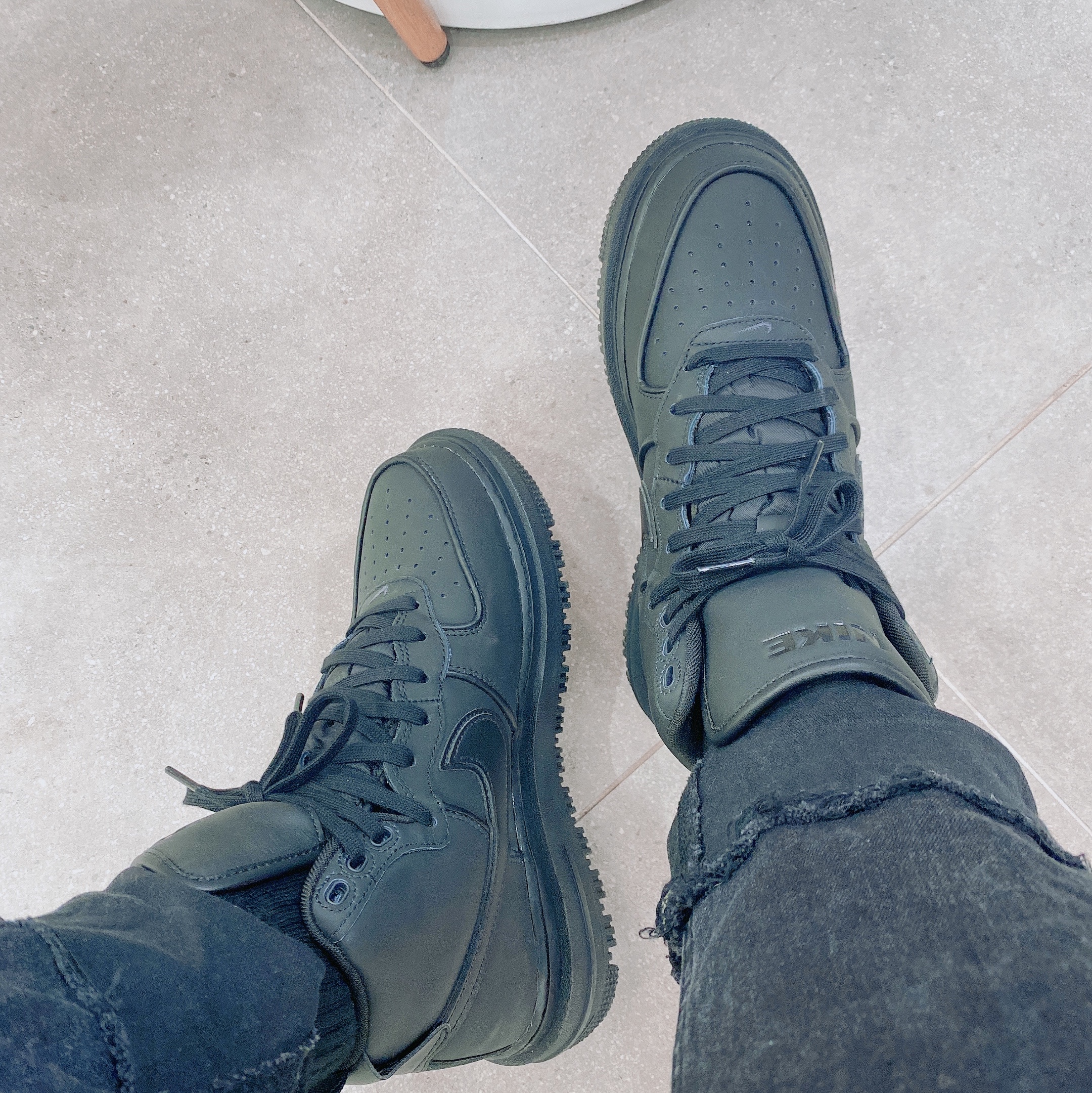 Nike Air Force 1 Boot Black Anthracite 착용 스타일 - 2