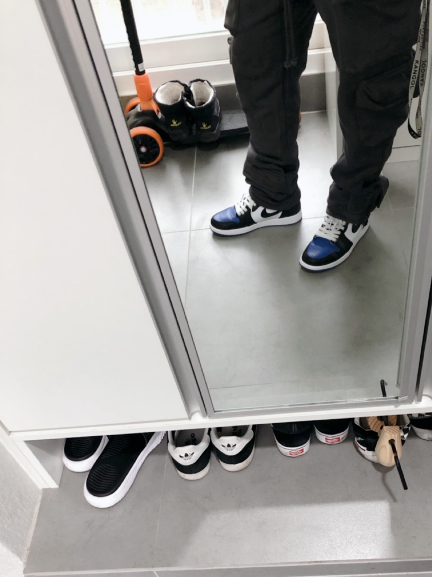 Jordan 1 Retro High OG Royal Toe 착용 스타일 - 4