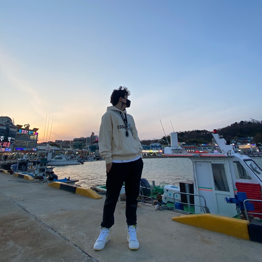 Essentials Sweatpants Dark Slate/Black 2020, Jordan 1 Retro High OG First Class Flight 착용 스타일 - 2