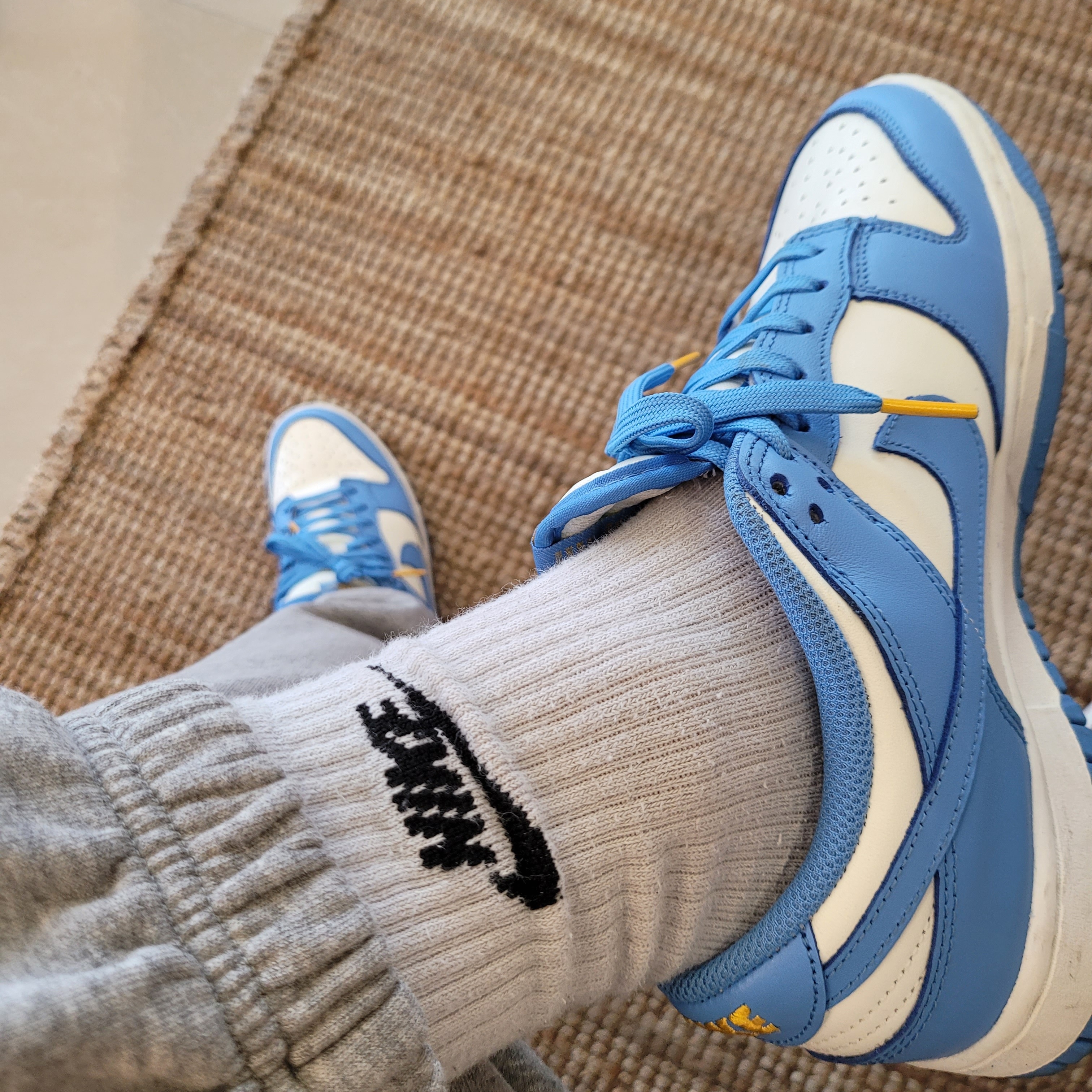 (W) Nike Dunk Low Coast, Nike x Sacai VaporWaffle Royal Fuchsia 착용 스타일 - 2