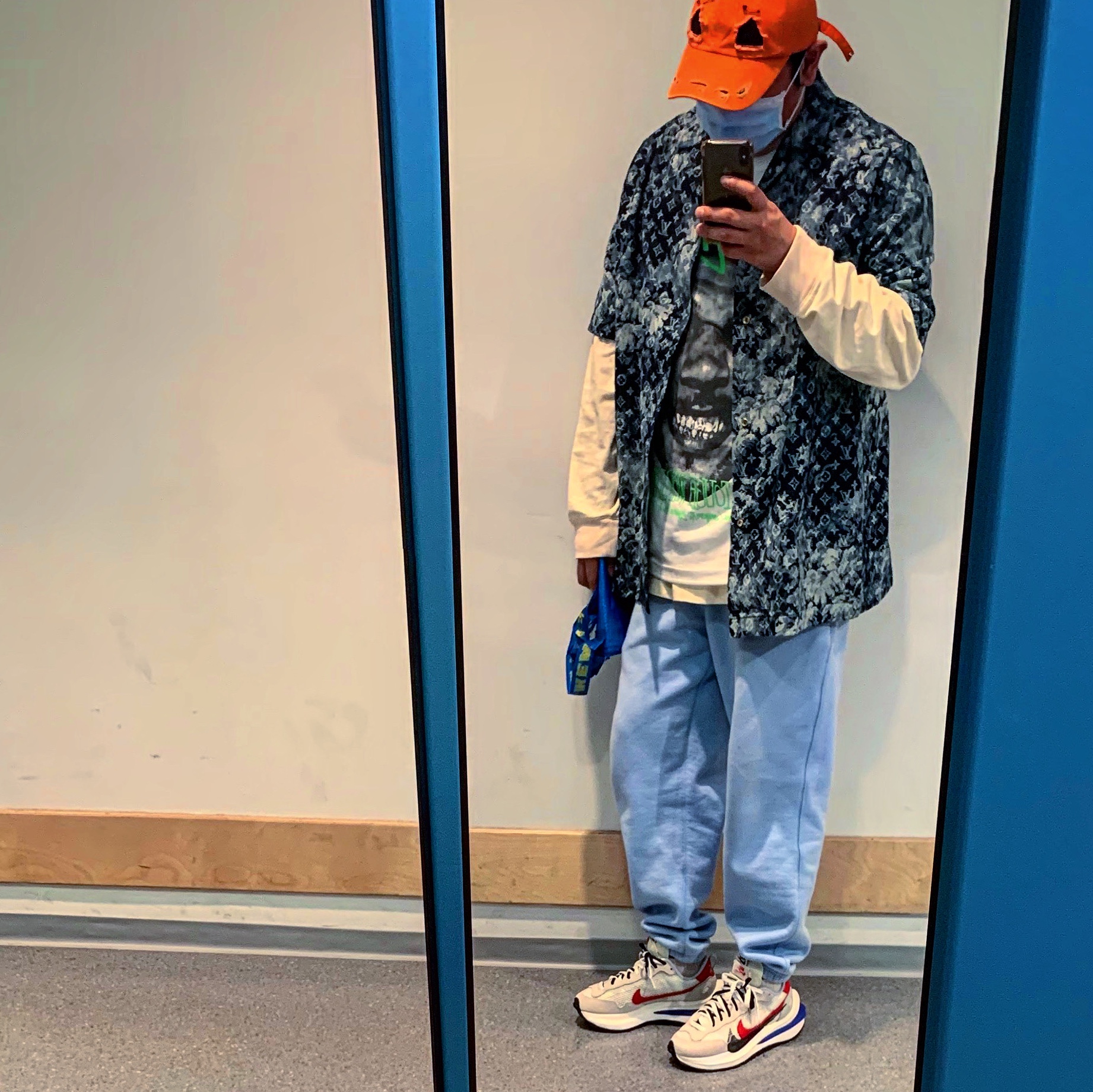 Nike x Sacai VaporWaffle Royal Fuchsia 착용 스타일