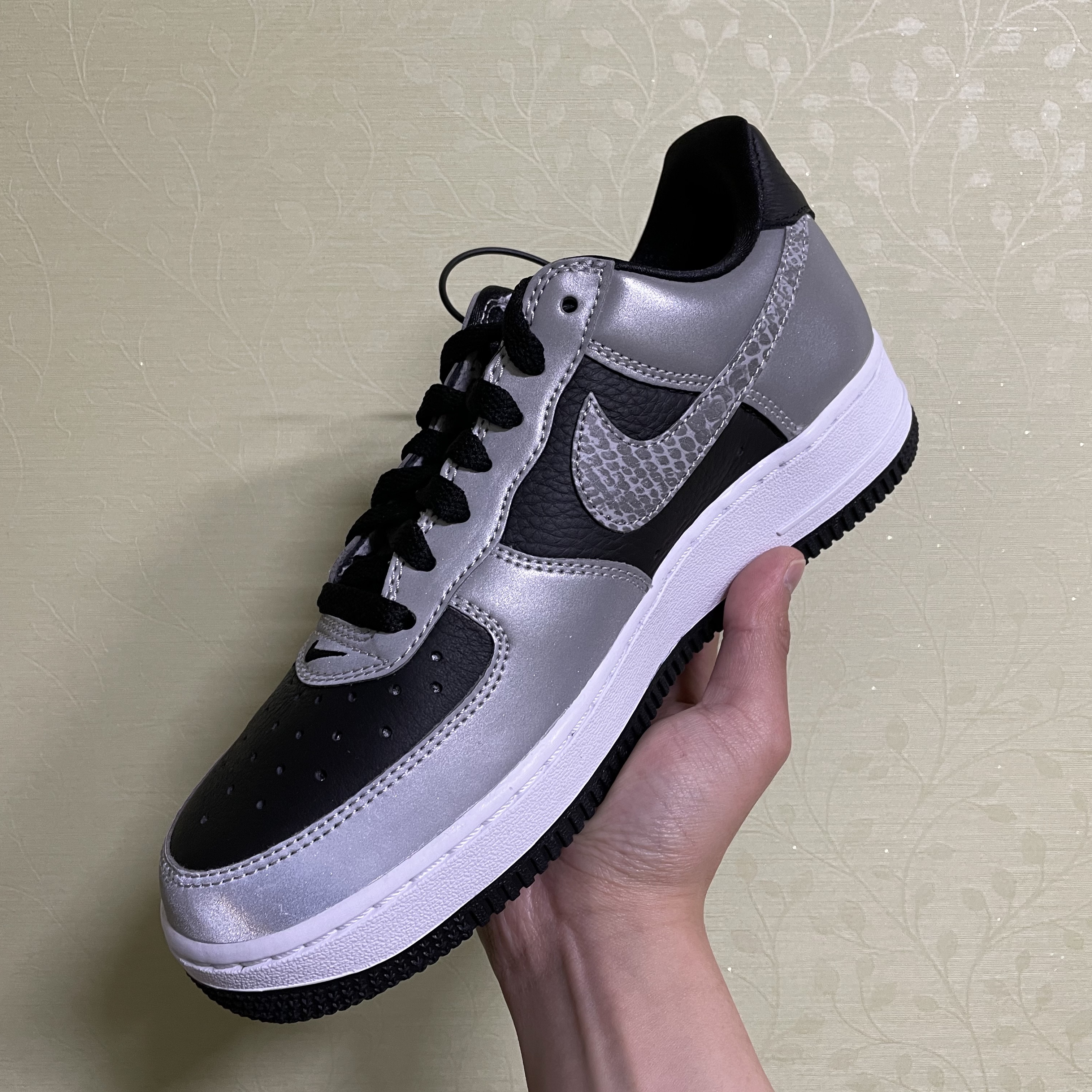 Nike Air Force 1 Low Retro Cocoa Snake 2018, Nike Air Force 1 B Silver Snake 착용 스타일 - 2