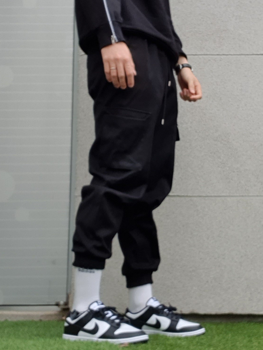 Nike Dunk Low Retro Black 착용 스타일 - 2