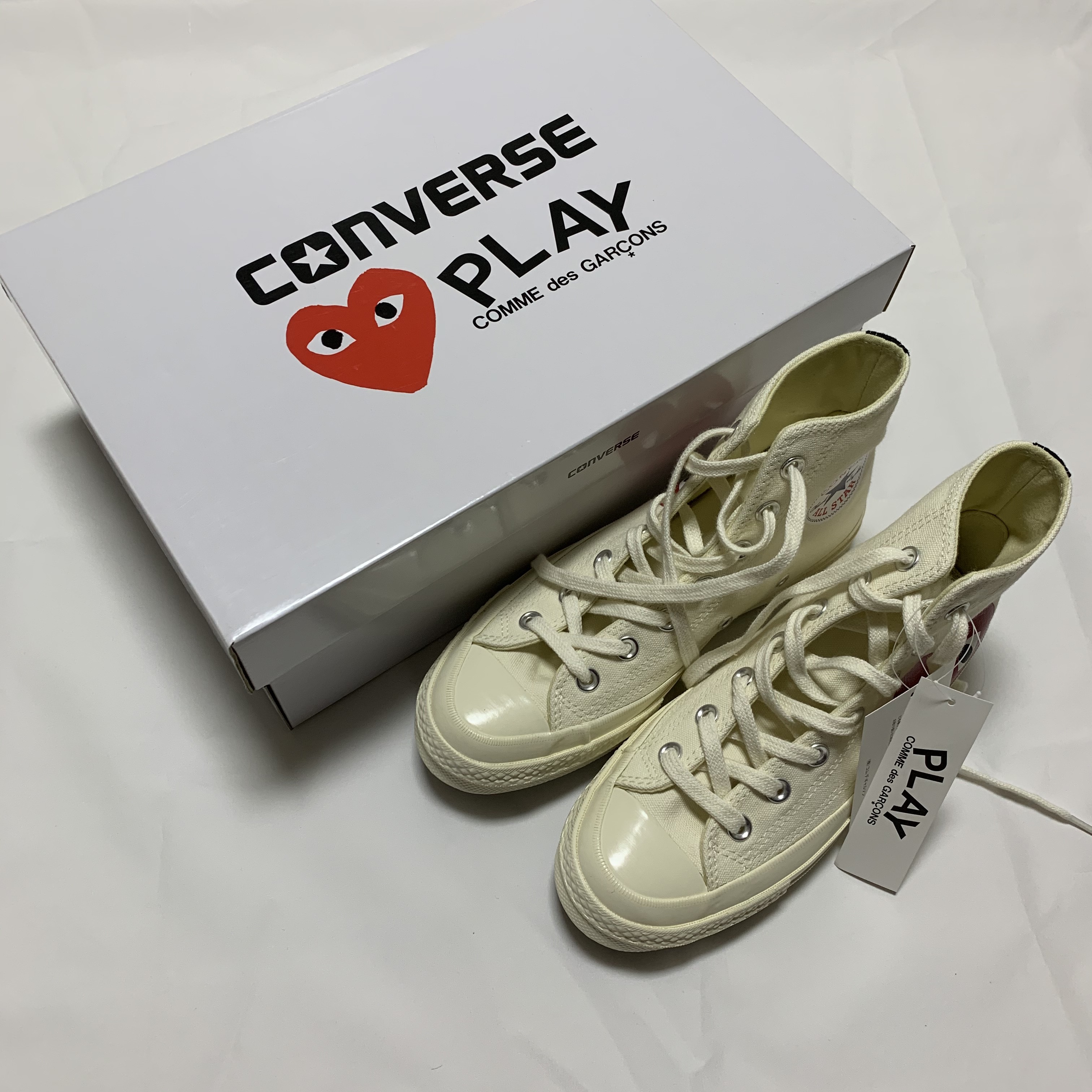 Converse x Play Comme des Garcons Chuck 70 Hi White 착용 스타일 - 1