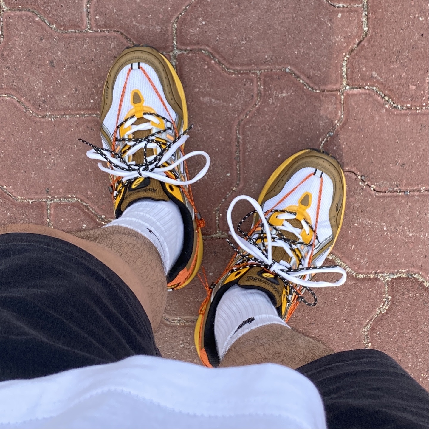 Asics x Andersson Bell Gel-1090 White Orange 착용 스타일 - 1