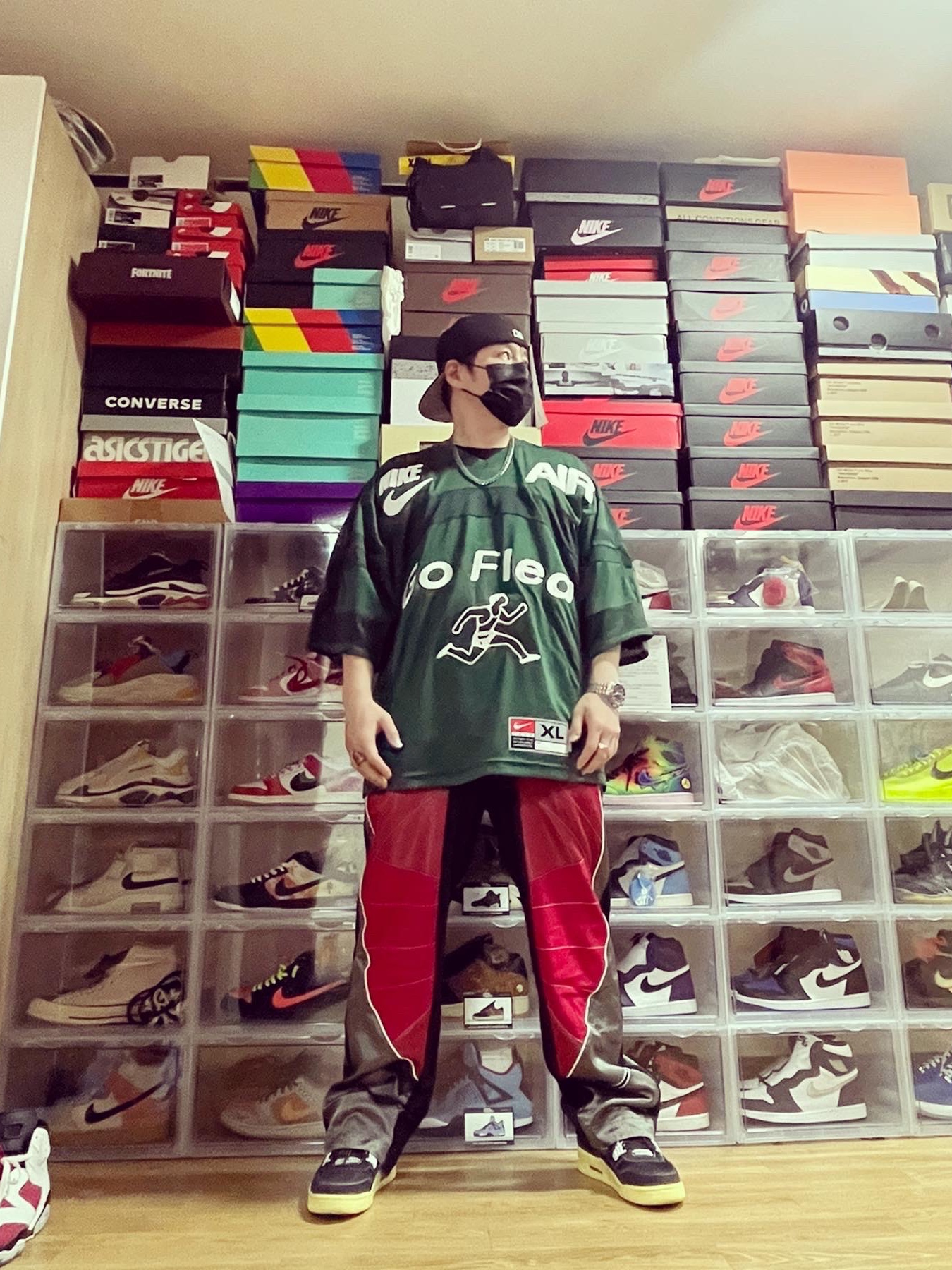 Jordan 4 x Union Retro Off Noir, Nike x Cactus Plant Flea Market MX Rave Pants Red Grey Black - US/EU 착용 스타일 - 1
