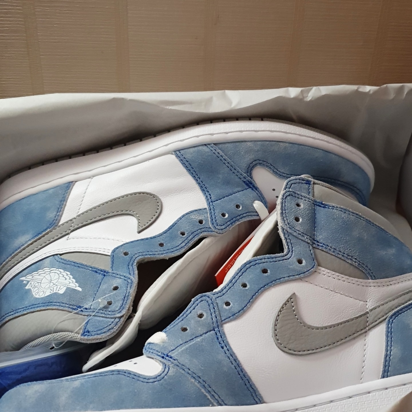 Jordan 1 Retro High OG Hyper Royal 착용 스타일 - 3