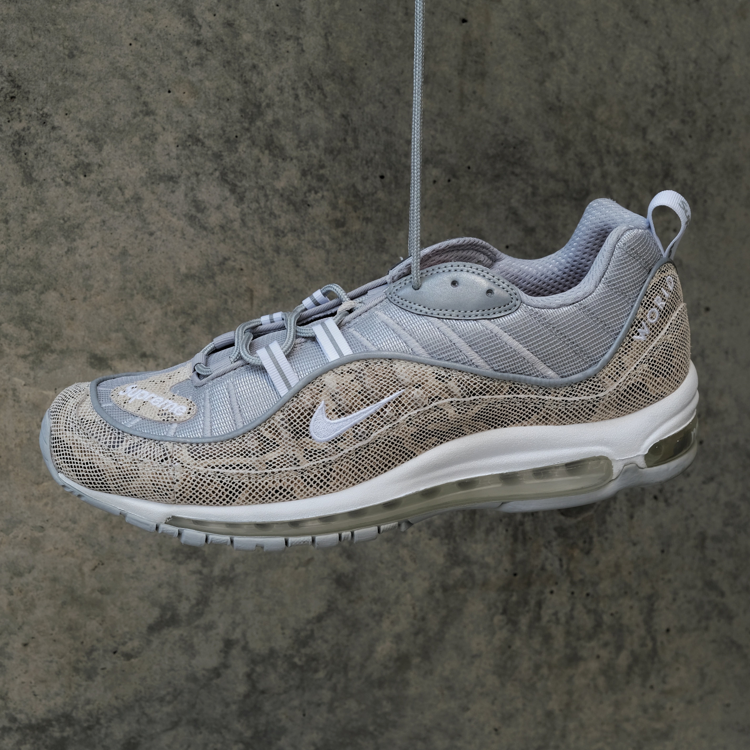 Nike x Supreme Air Max 98 Snakeskin 착용 스타일