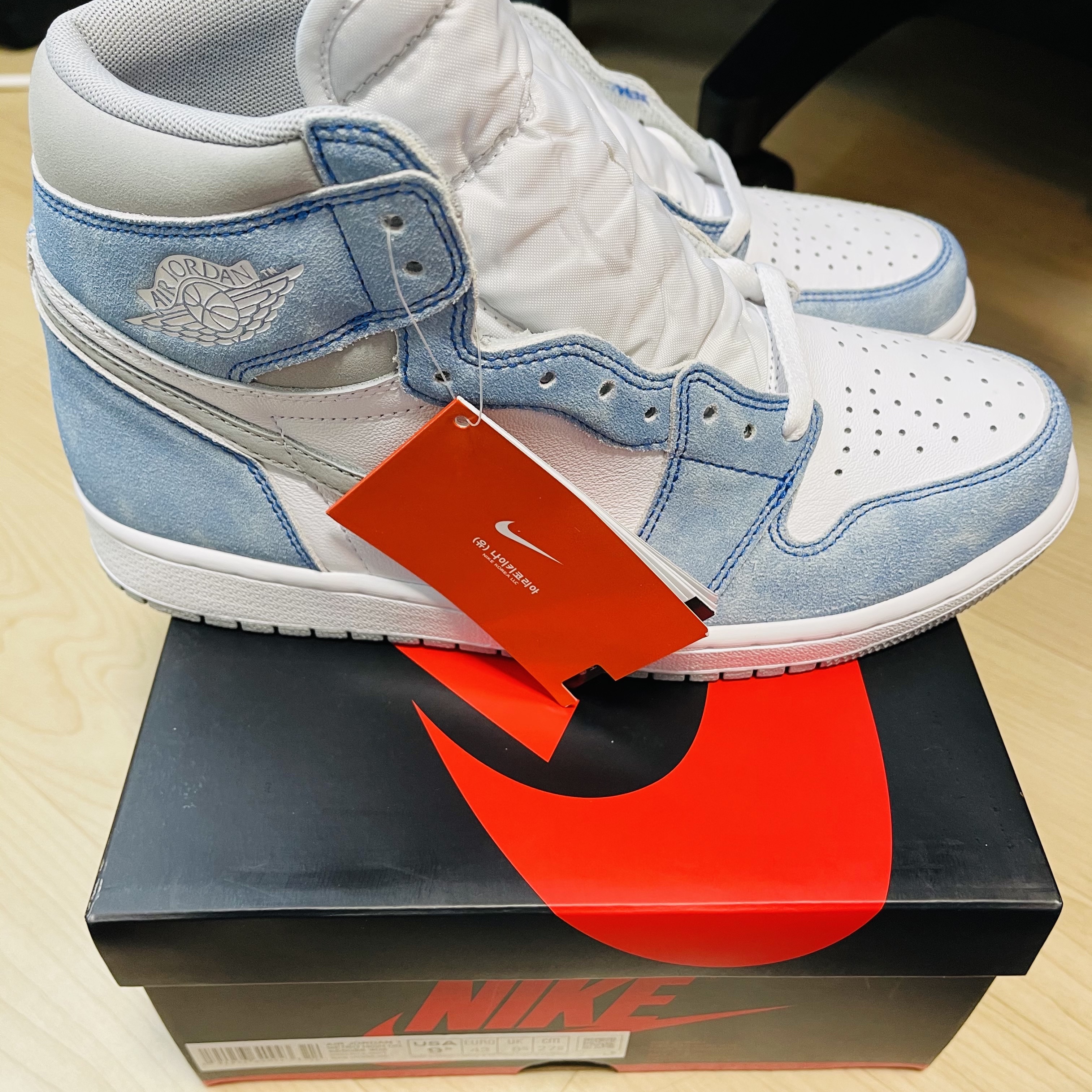 Jordan 1 Retro High OG Hyper Royal, (GS) Jordan 1 Retro High OG Hyper Royal 착용 스타일 - 2
