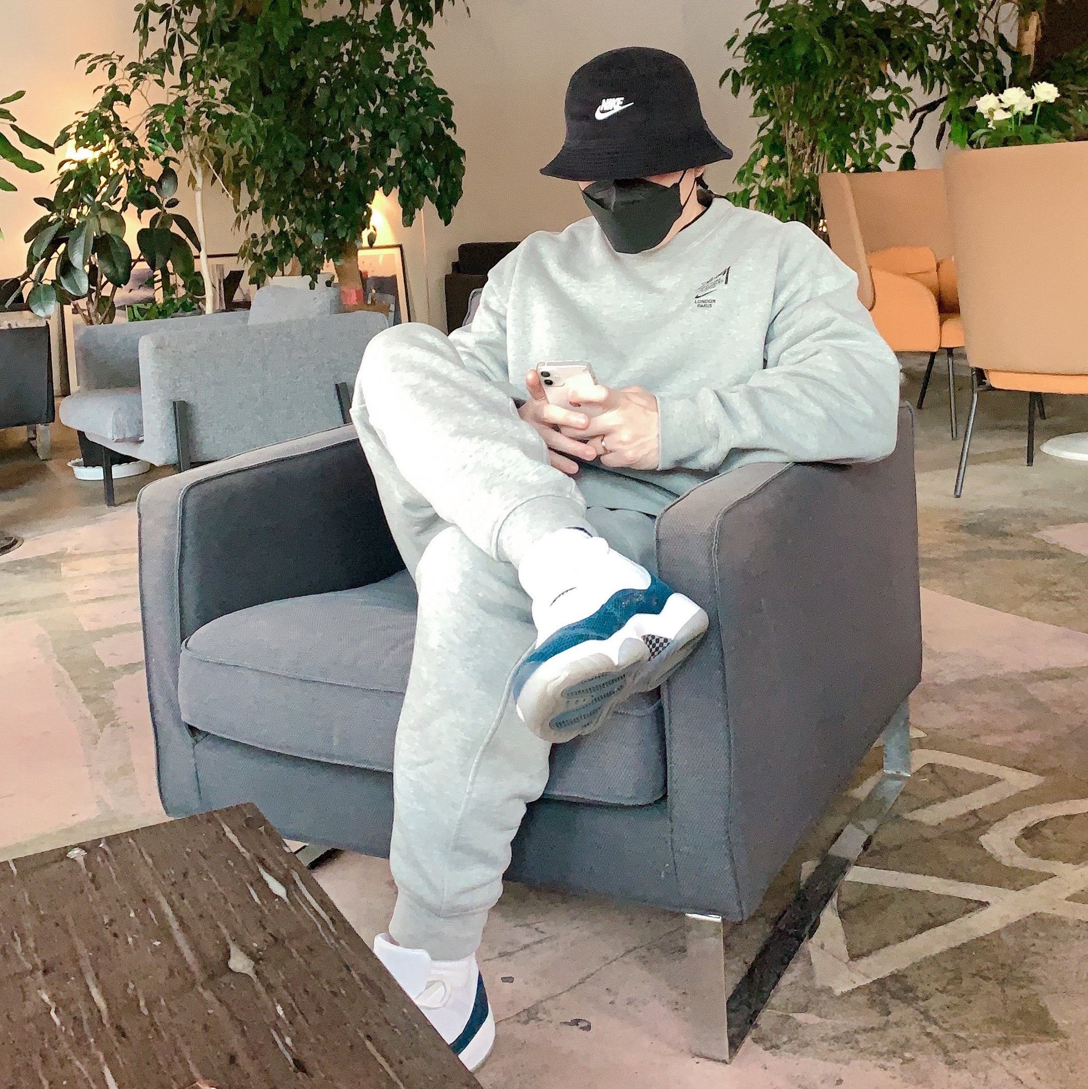 Jordan 11 Retro Low Navy Snakeskin 2019, Nike x Stussy NRG ZR Fleece Crewneck Heather Grey - Asia 착용 스타일