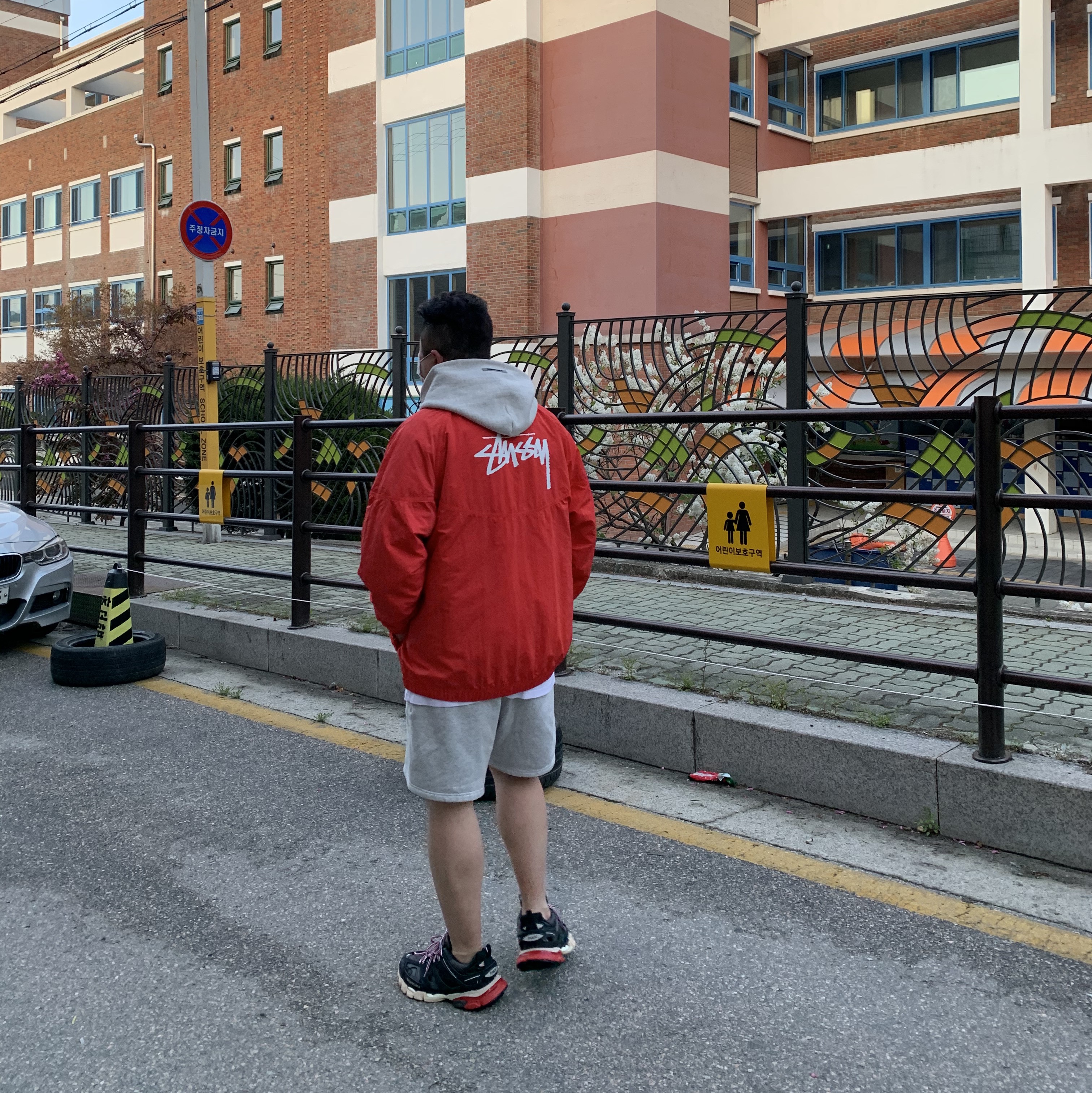 Nike x Stussy Windrunner Jacket Habanero Red, Balenciaga Track Sneakers Black Red 2019 착용 스타일