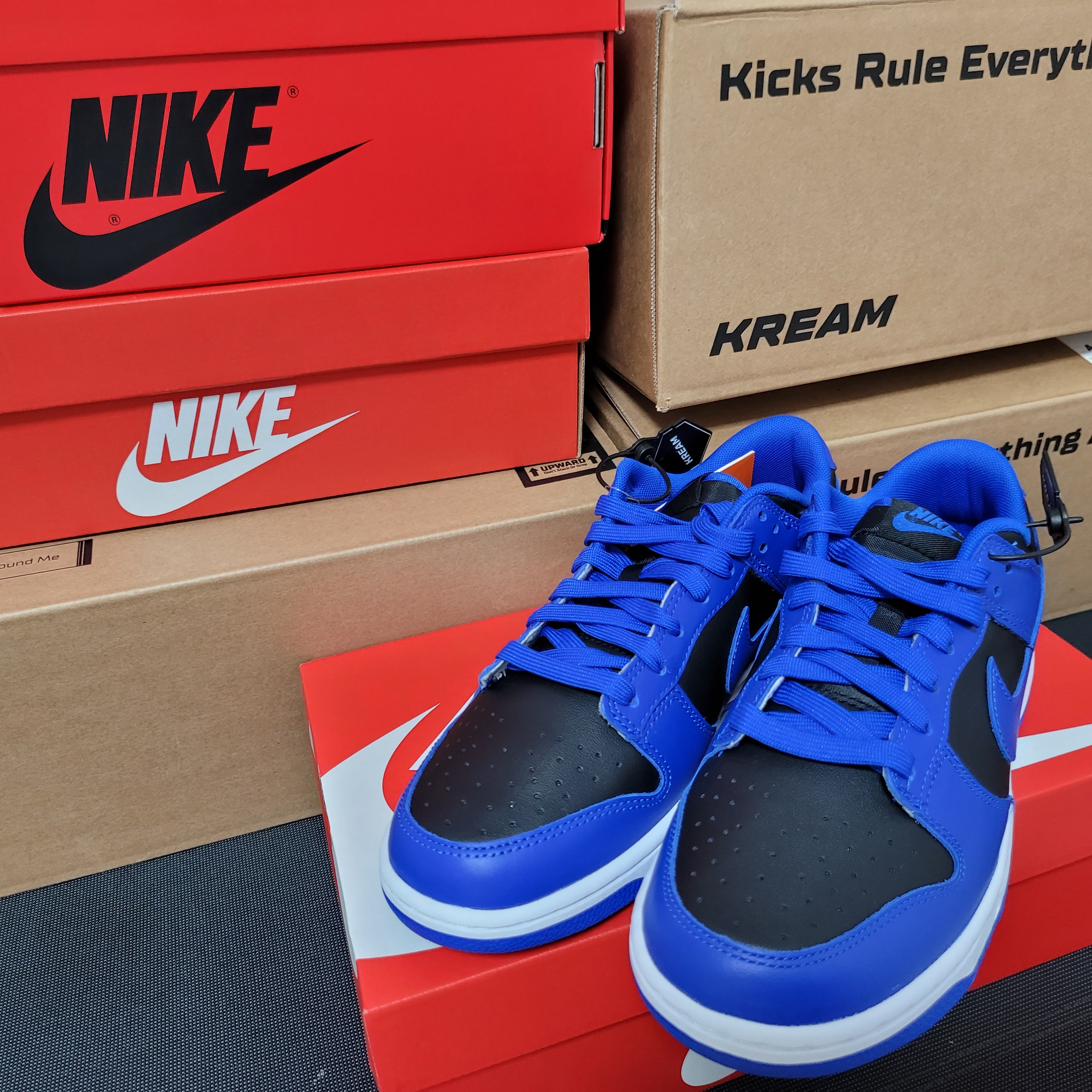 Nike Dunk Low Retro Hyper Cobalt 착용 스타일 - 2