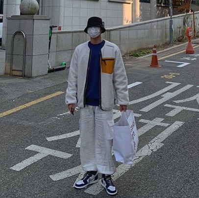 Jordan 1 Retro High OG CO.JP Midnight Navy 착용 스타일 - 2