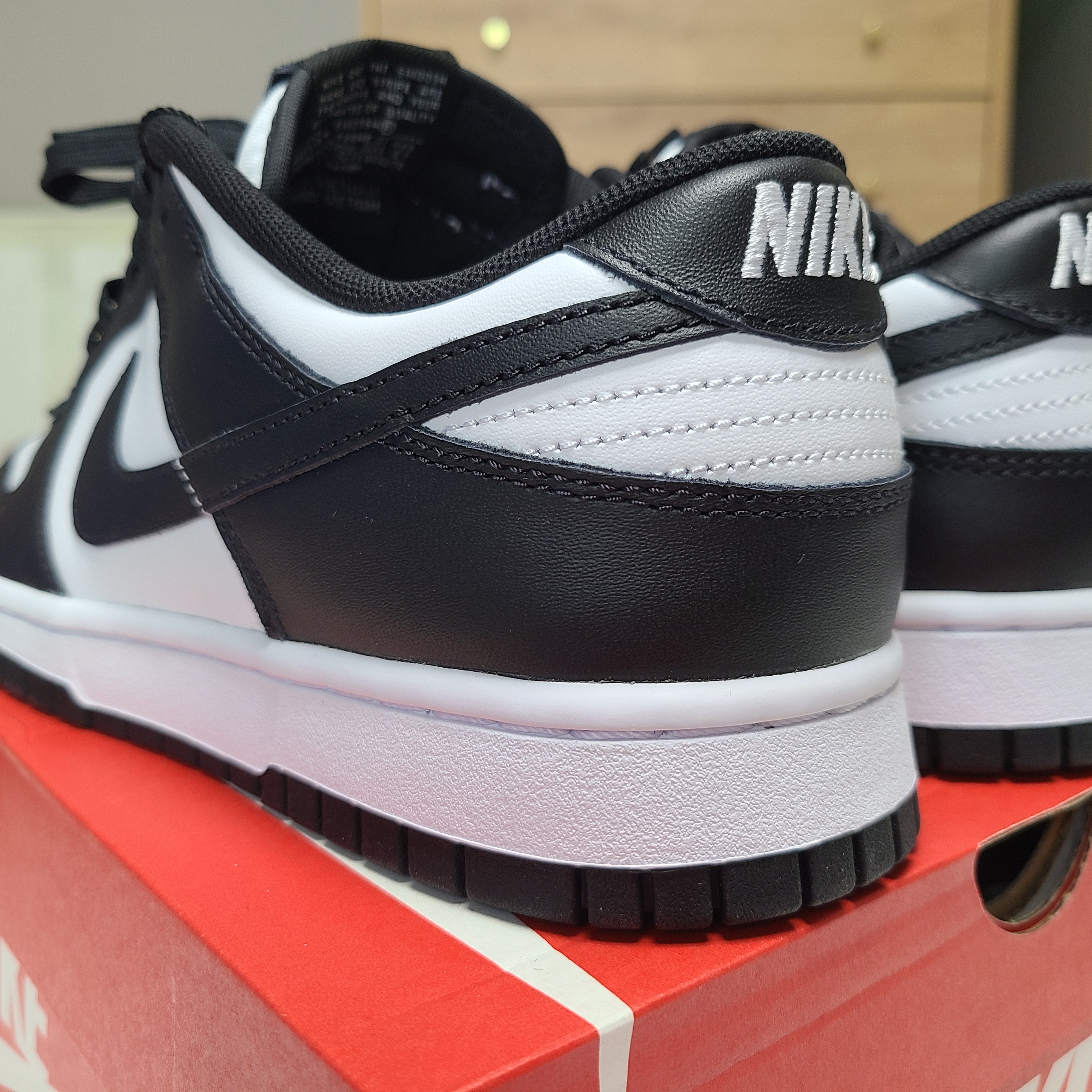 Nike Dunk Low Retro Black 착용 스타일 - 3