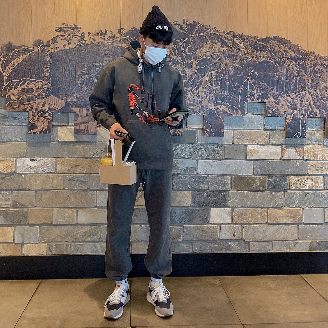 New Balance 237 Marblehead, Jordan x Travis Scott Washed Suede Hoodie Grey 착용 스타일 - 1