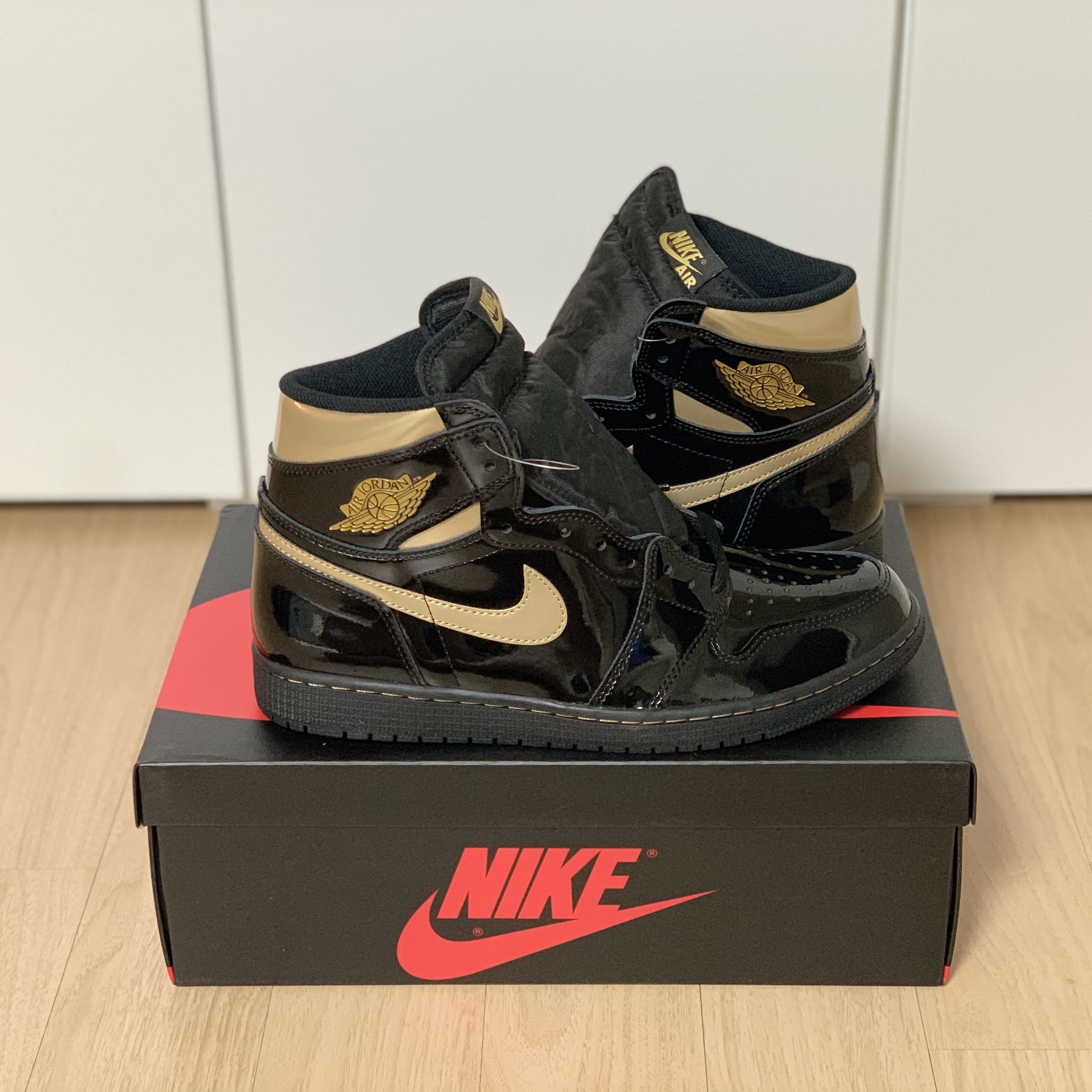 Jordan 1 Retro High OG Metallic Gold 착용 스타일 - 1