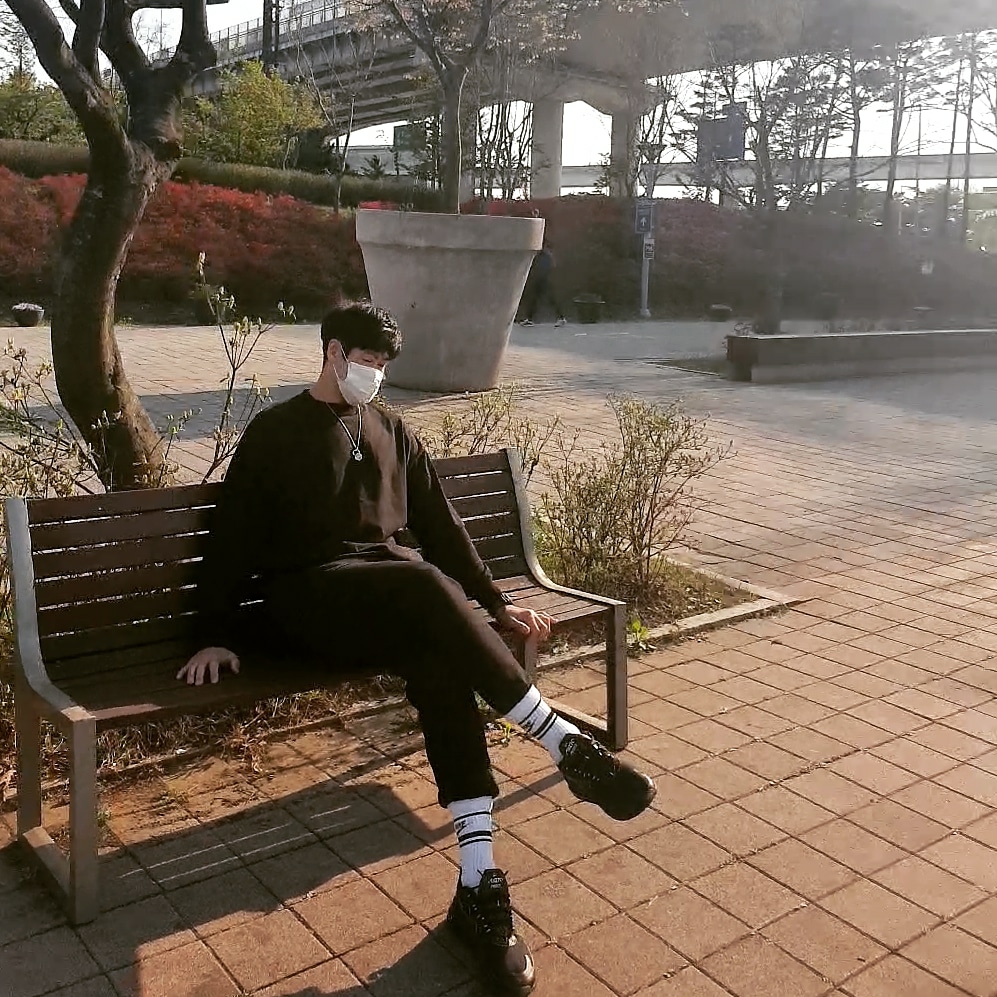 Nike Air Max 270 React Hip Hop Triple Black 착용 스타일